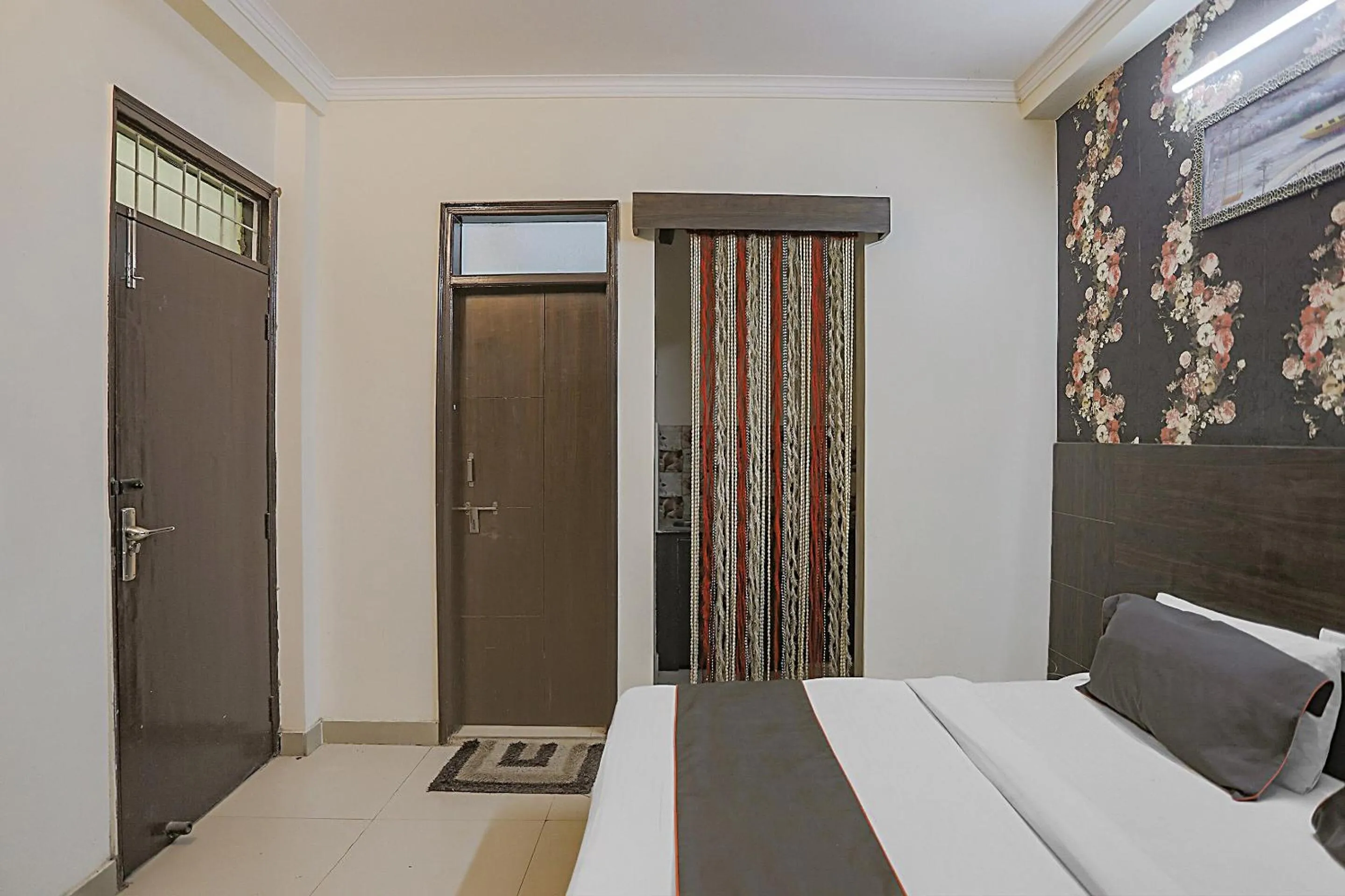 Bedroom, Bed in Hotel O Sun Villa