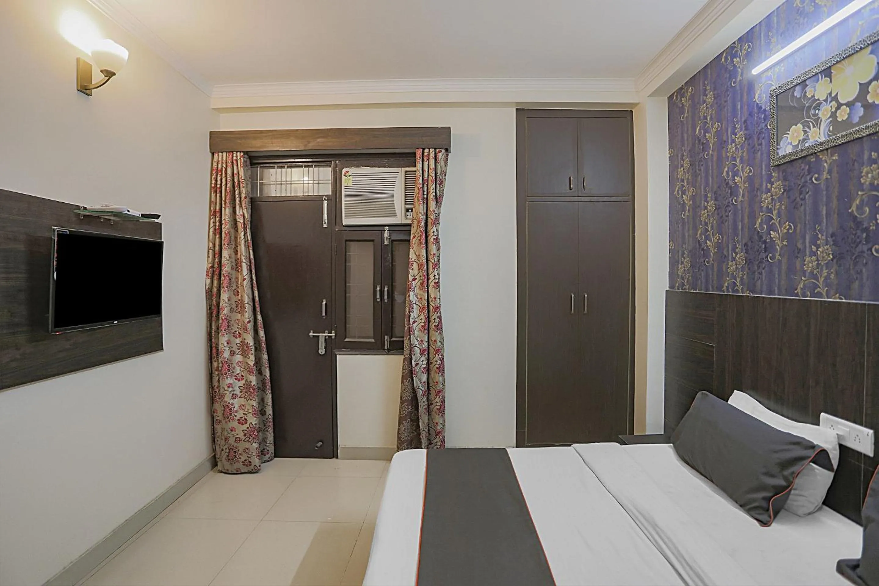 Bedroom, Bed in Hotel O Sun Villa