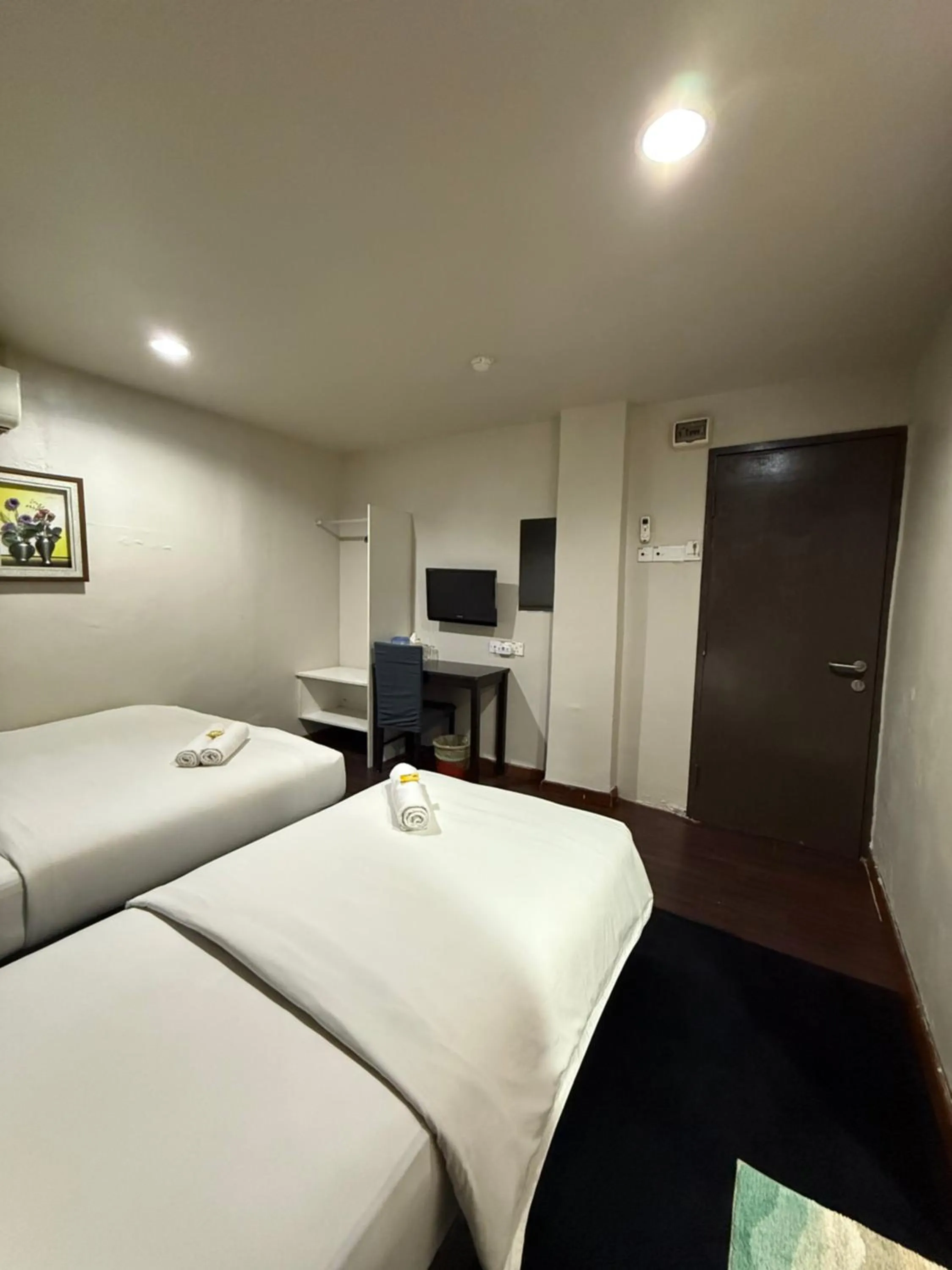 Bed in 1st Living Subang SS15