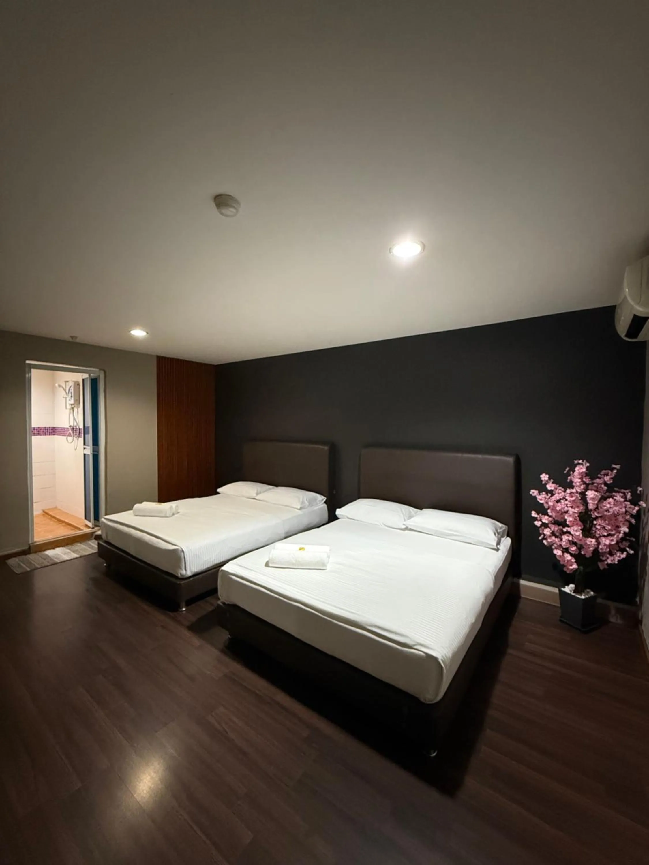 Bed in 1st Living Subang SS15