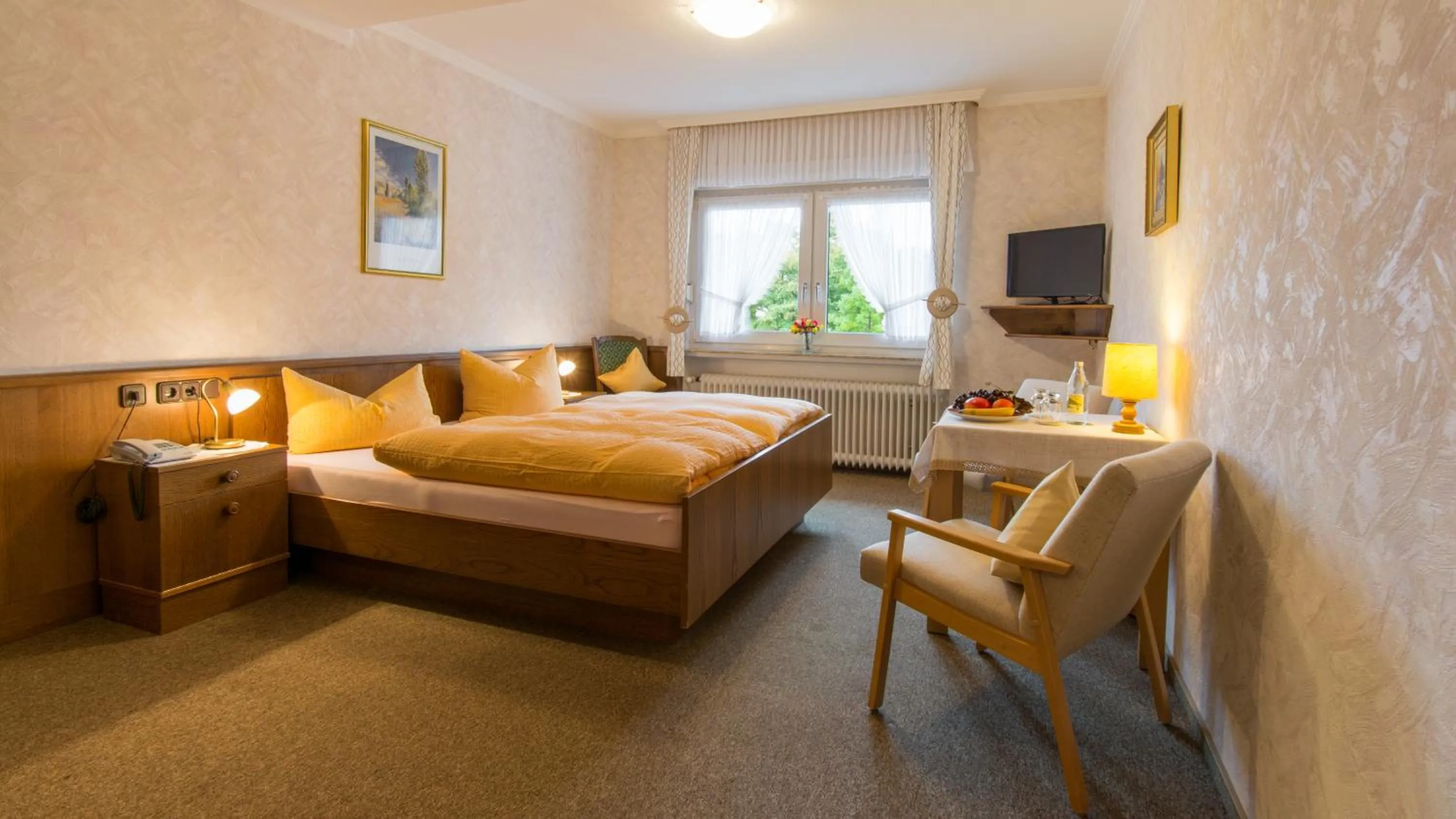 Text overlay, Bed in Landhotel Gasthof zur Post