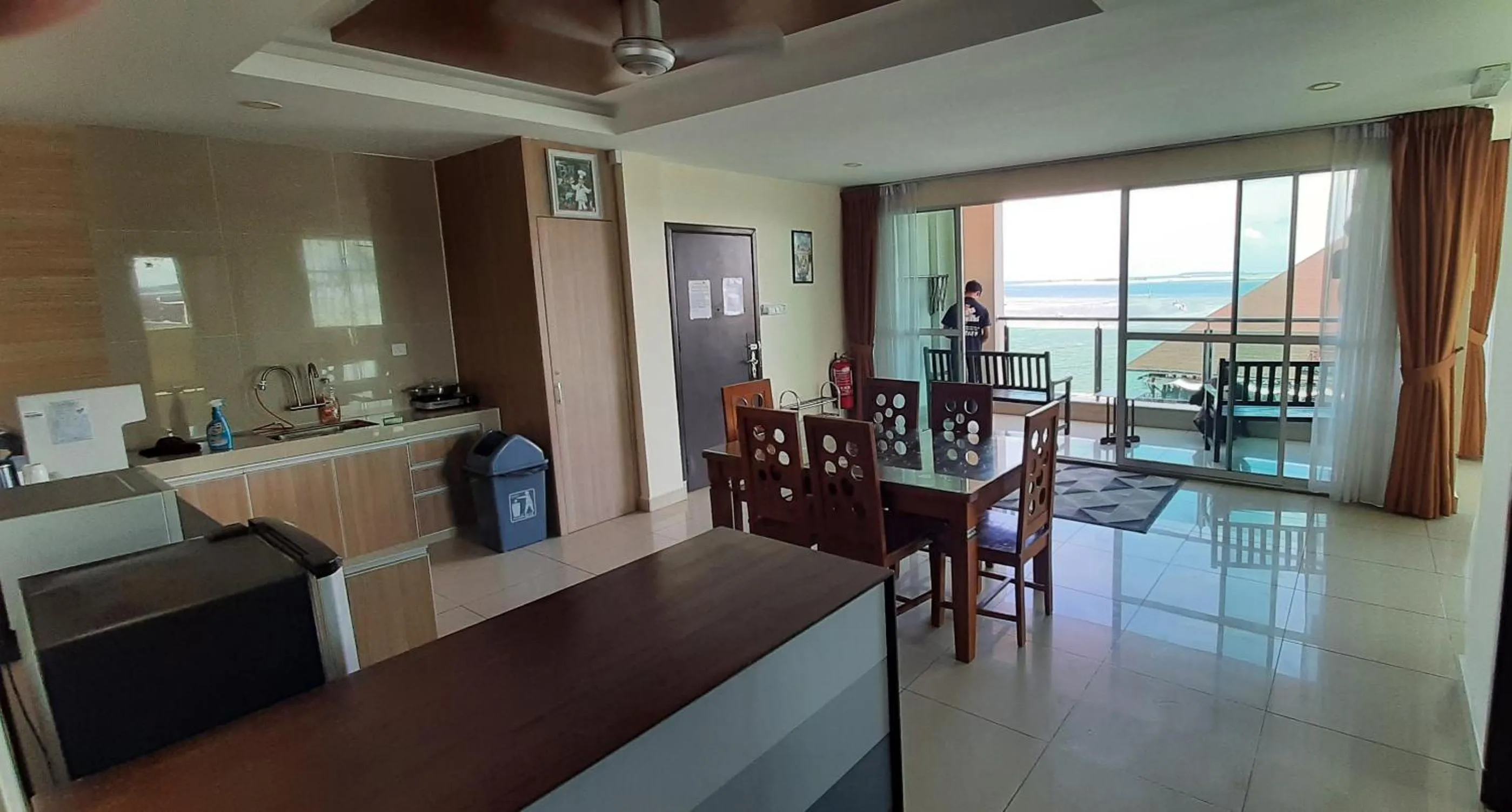 Dining area in Sipadan Inn Service Apartments Semporna