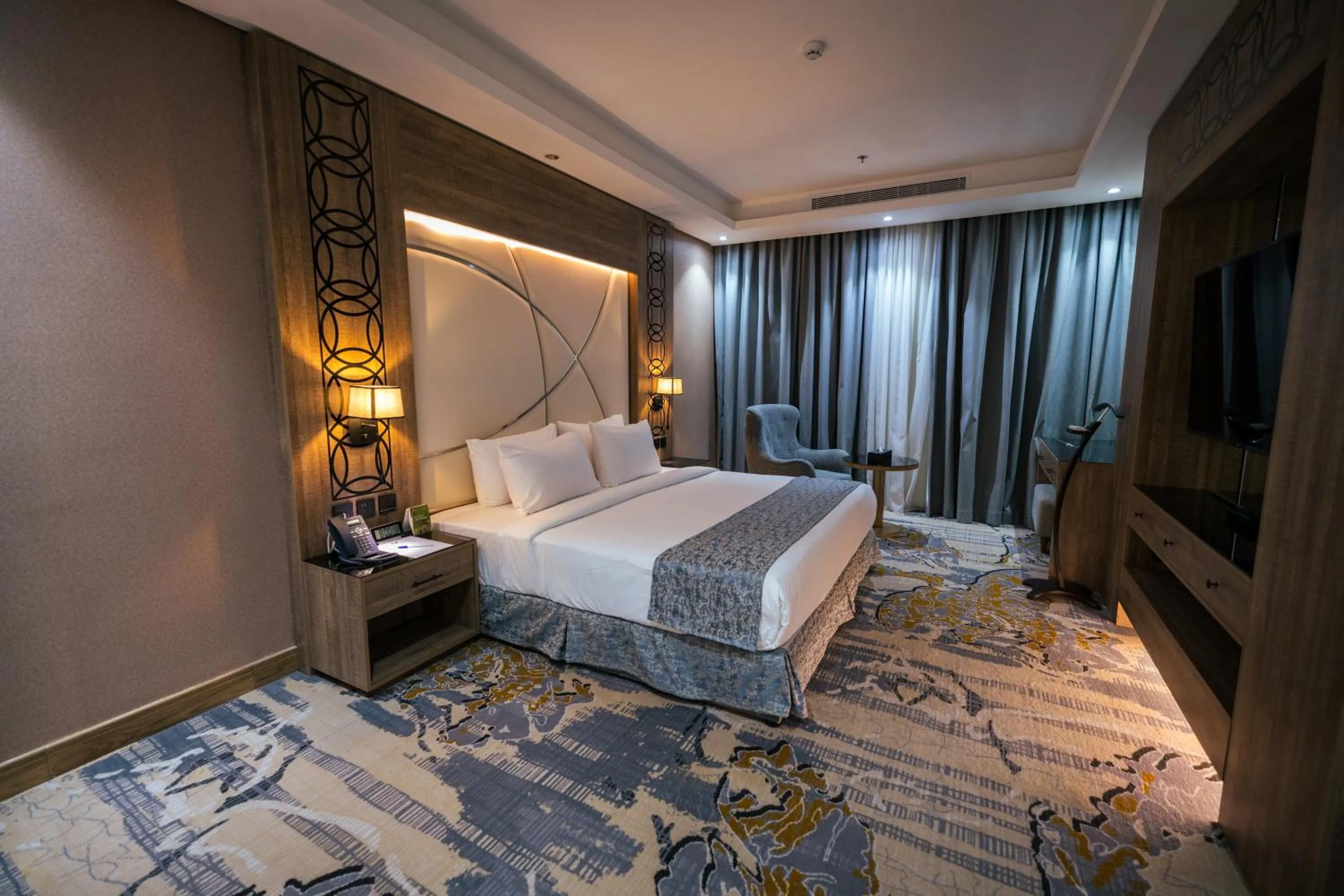 Bed in Mirnian Hotel