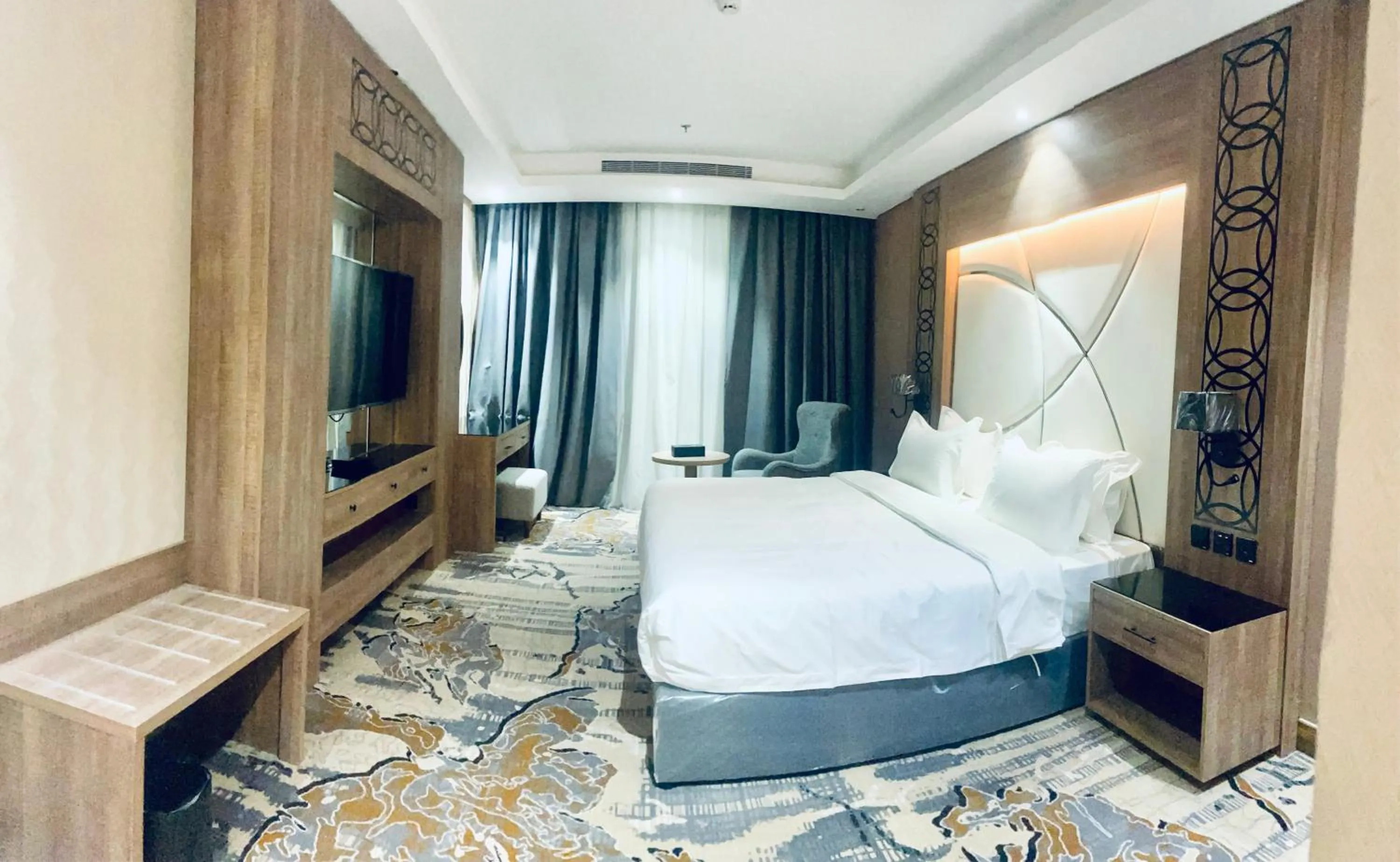 Bed in Mirnian Hotel