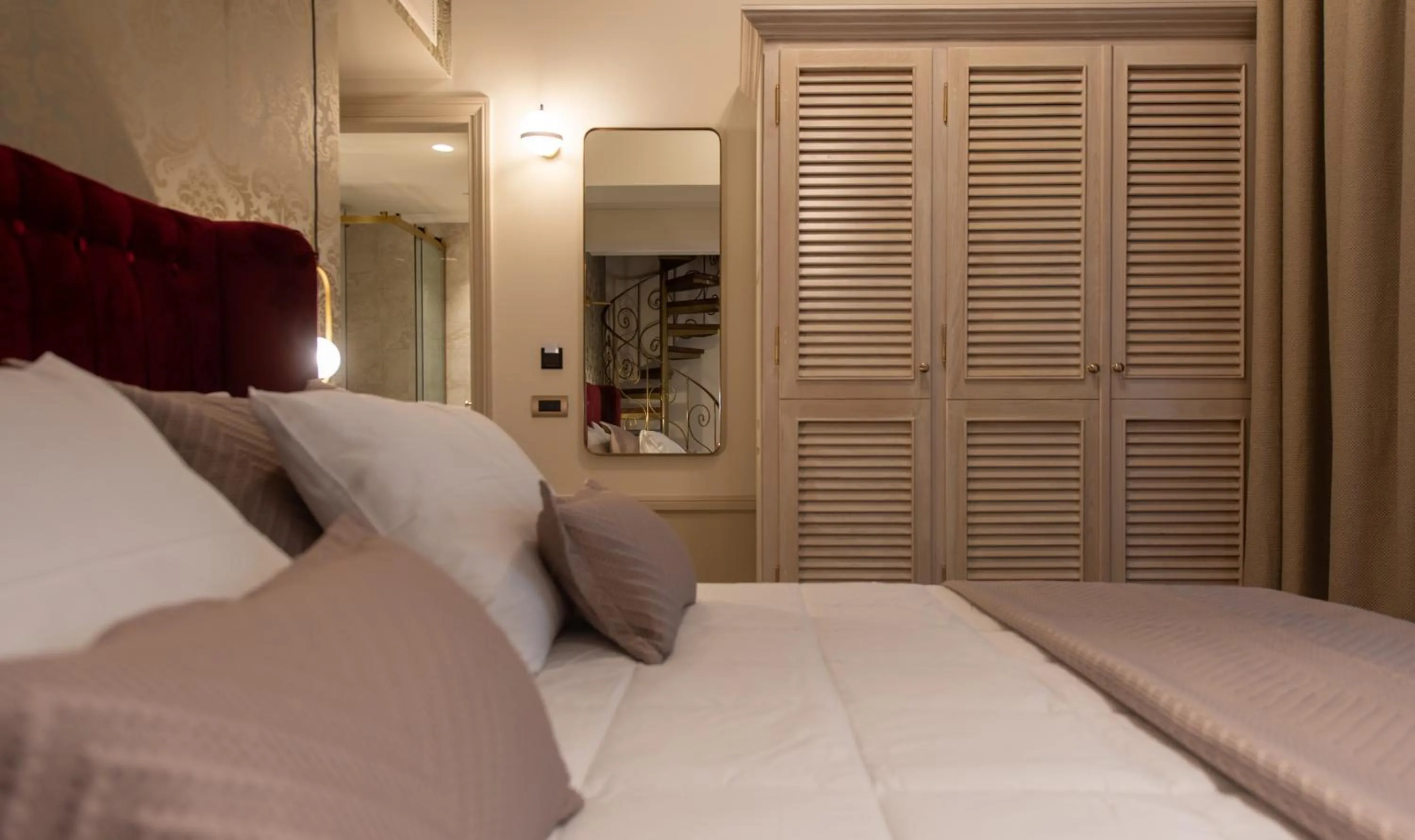 Photo of the whole room, Bed in Capolavoro Suites