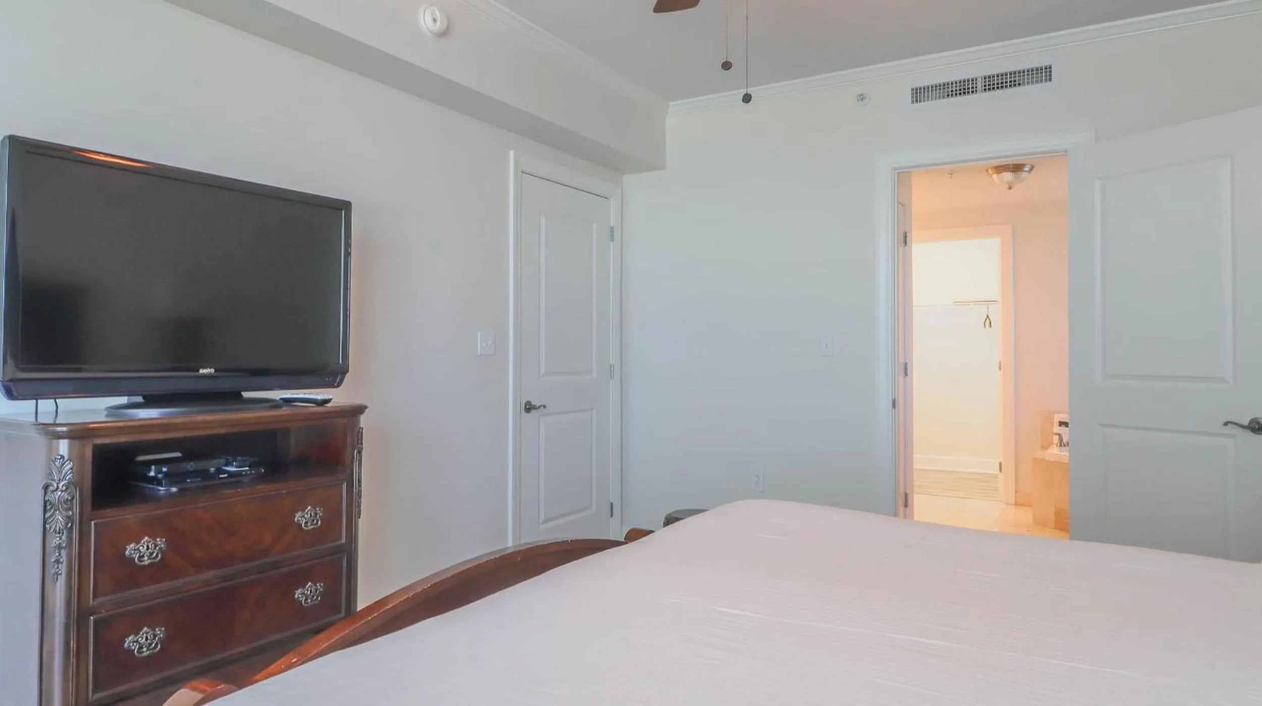 Bed in Sea Breeze 601