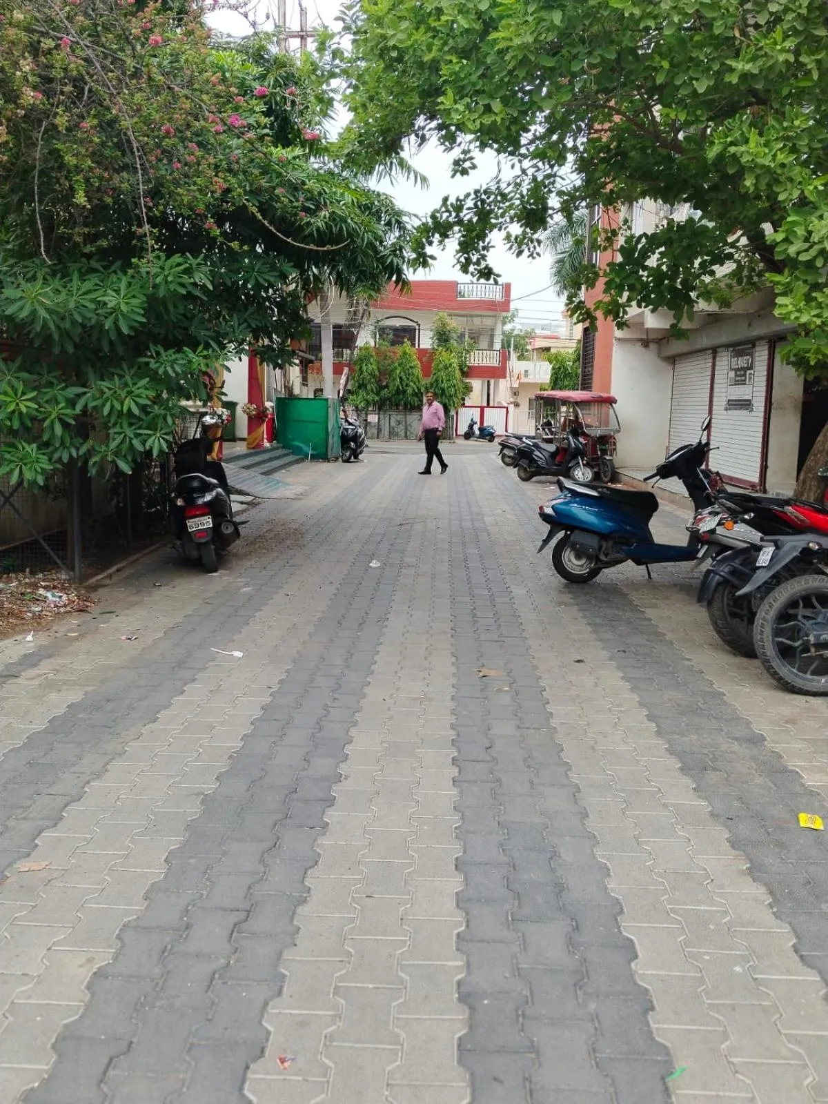 Parking in Hotel Golden Bliss