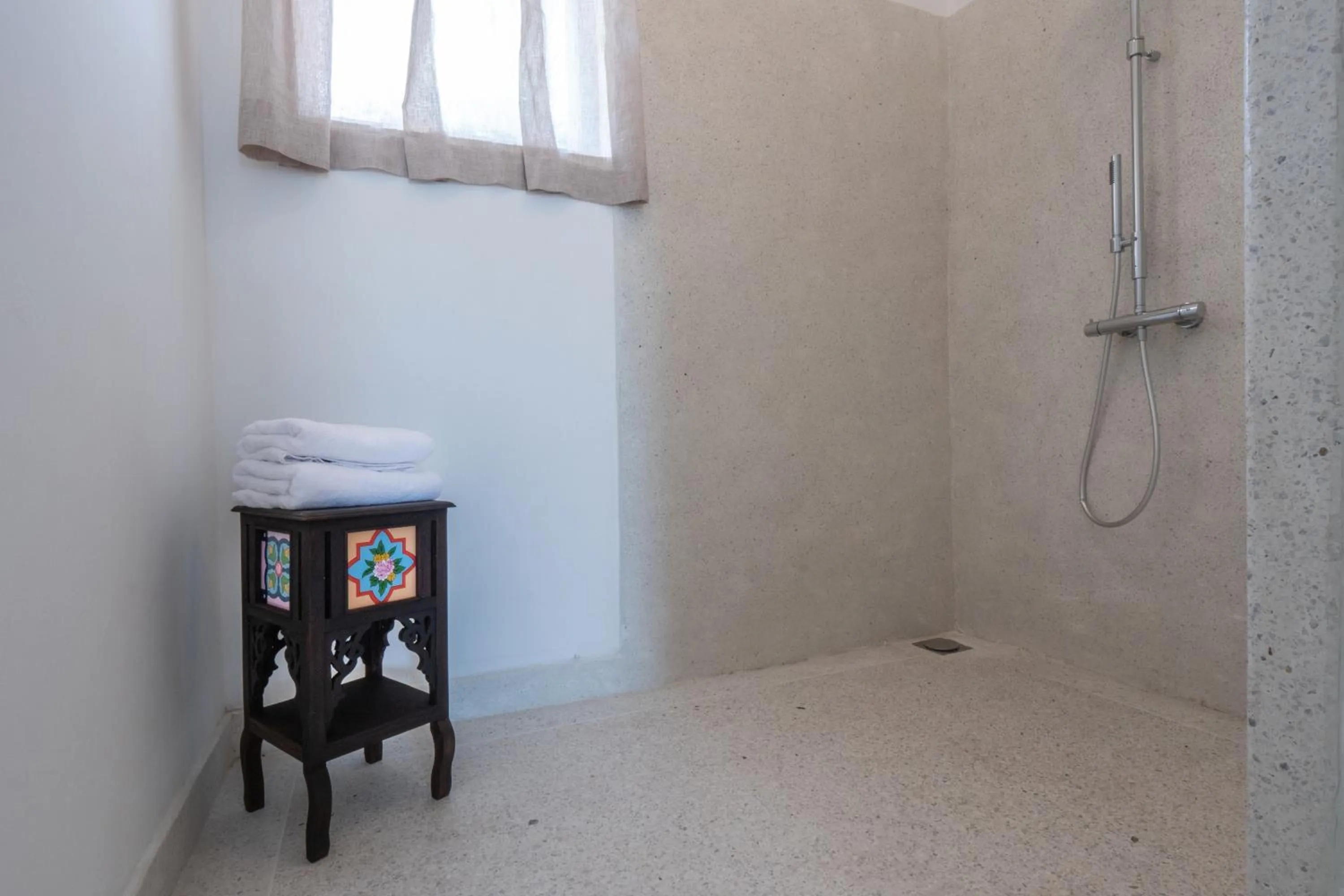 Shower in Amani Villas Nature Retreat