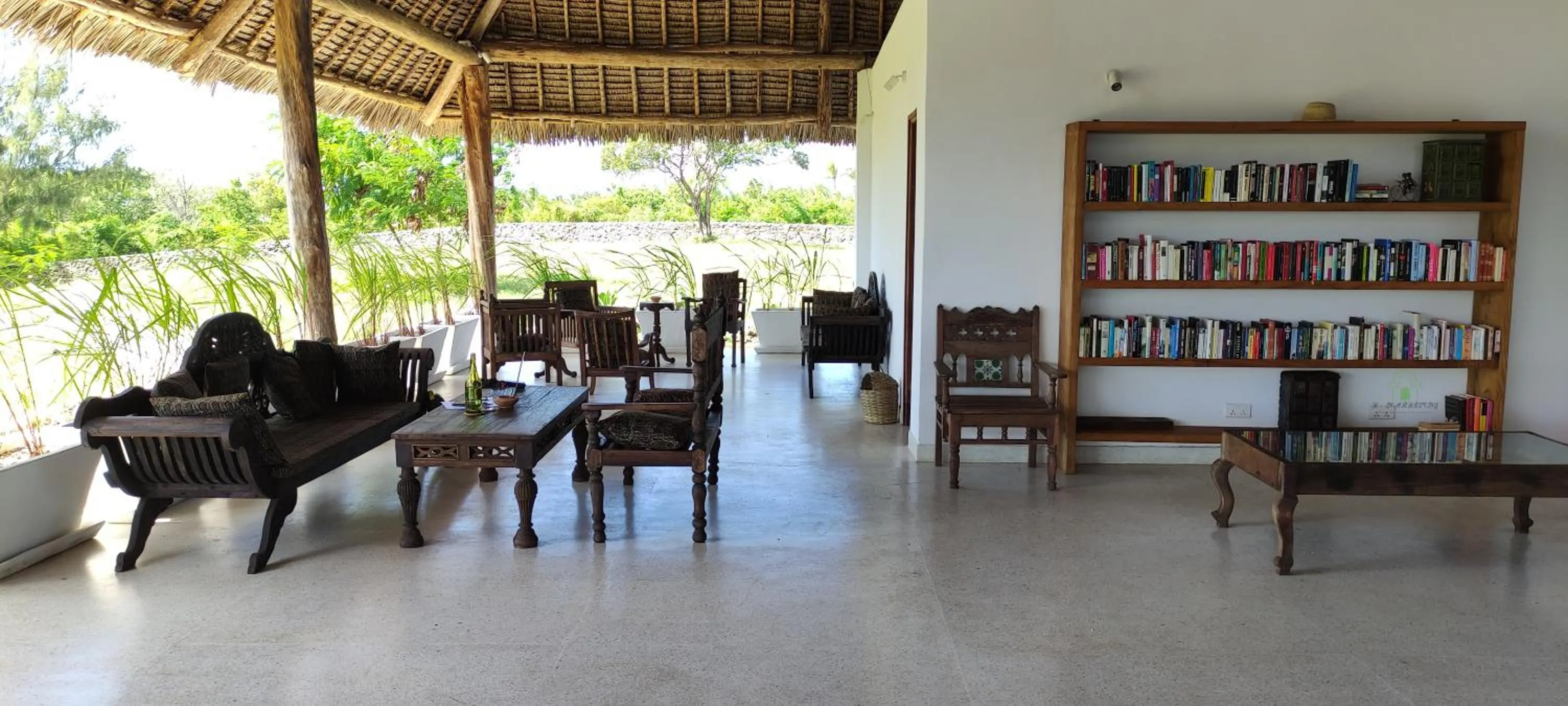 Restaurant/places to eat in Amani Villas Nature Retreat