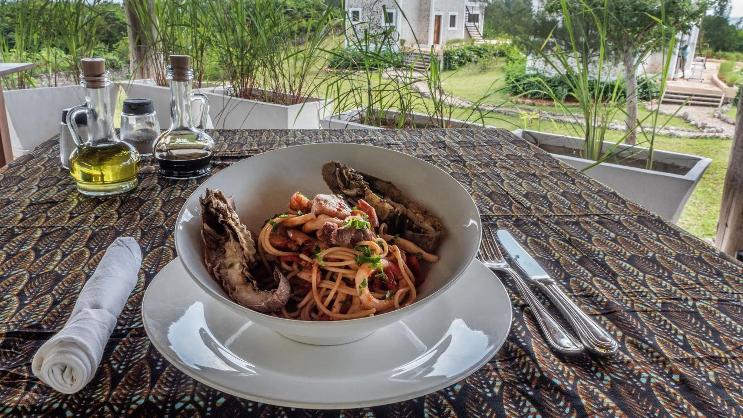 Food and drinks in Amani Villas Nature Retreat