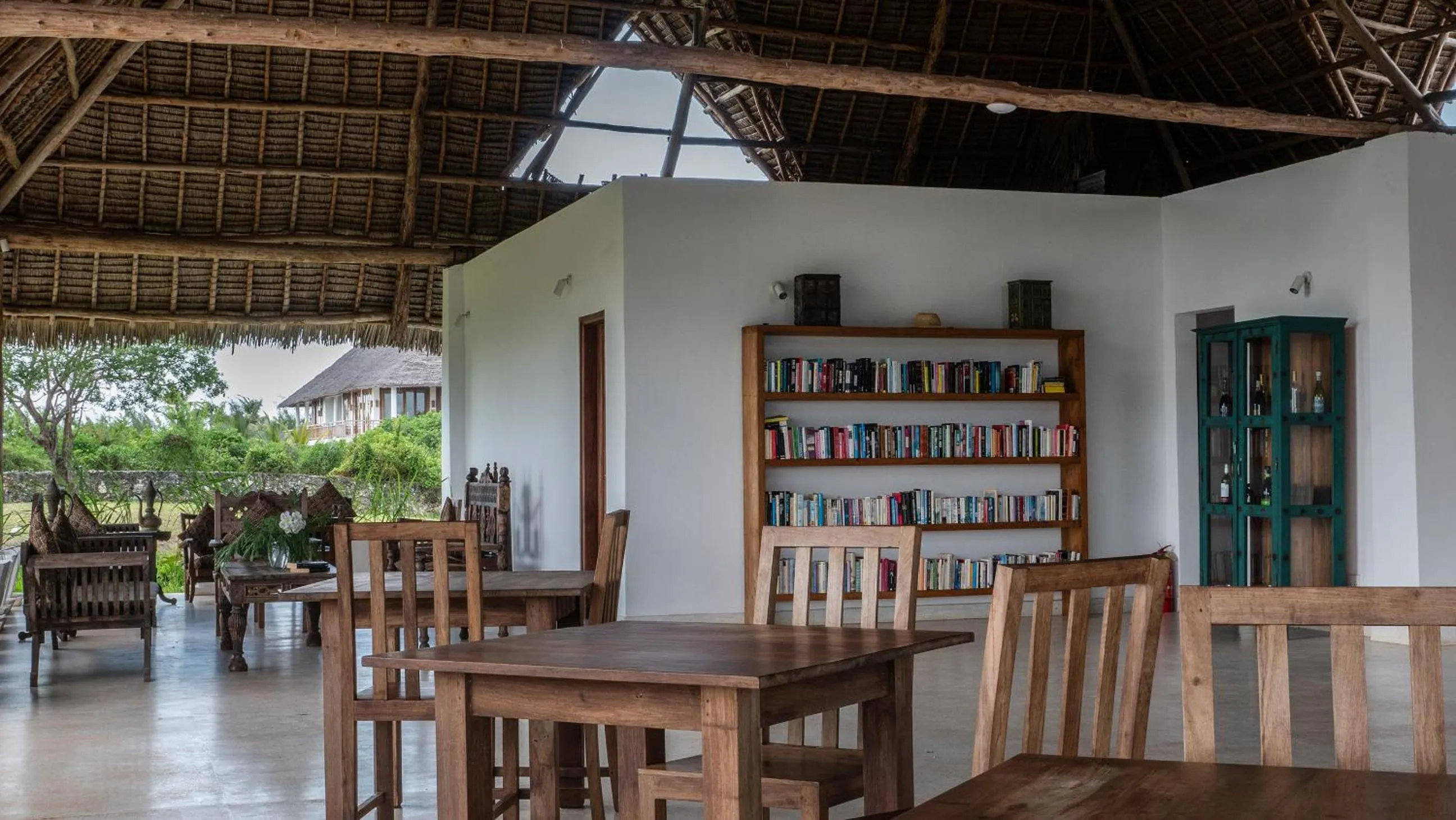 Restaurant/places to eat in Amani Villas Nature Retreat