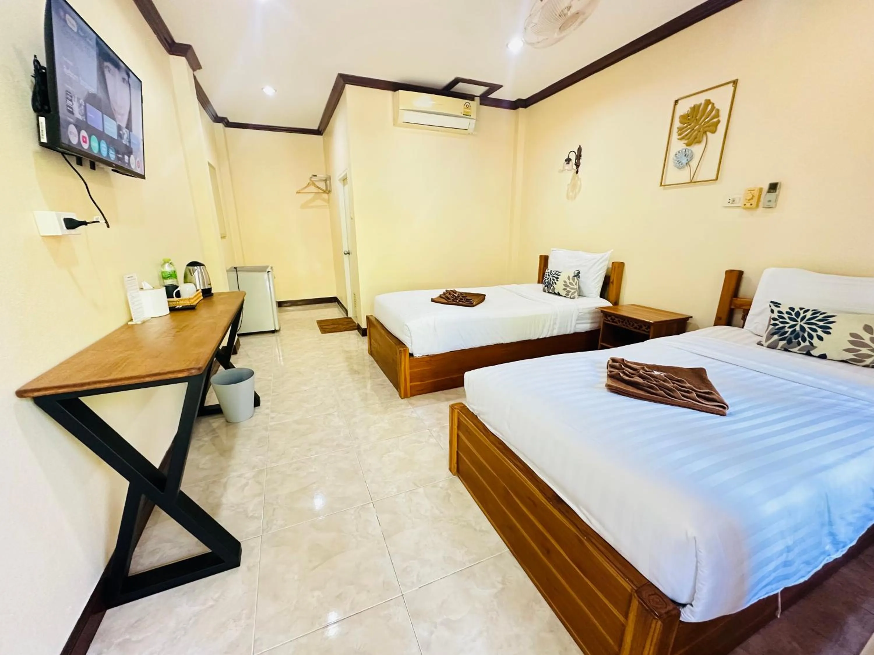 Bedroom, Bed in Family House Resort, Haad Rin