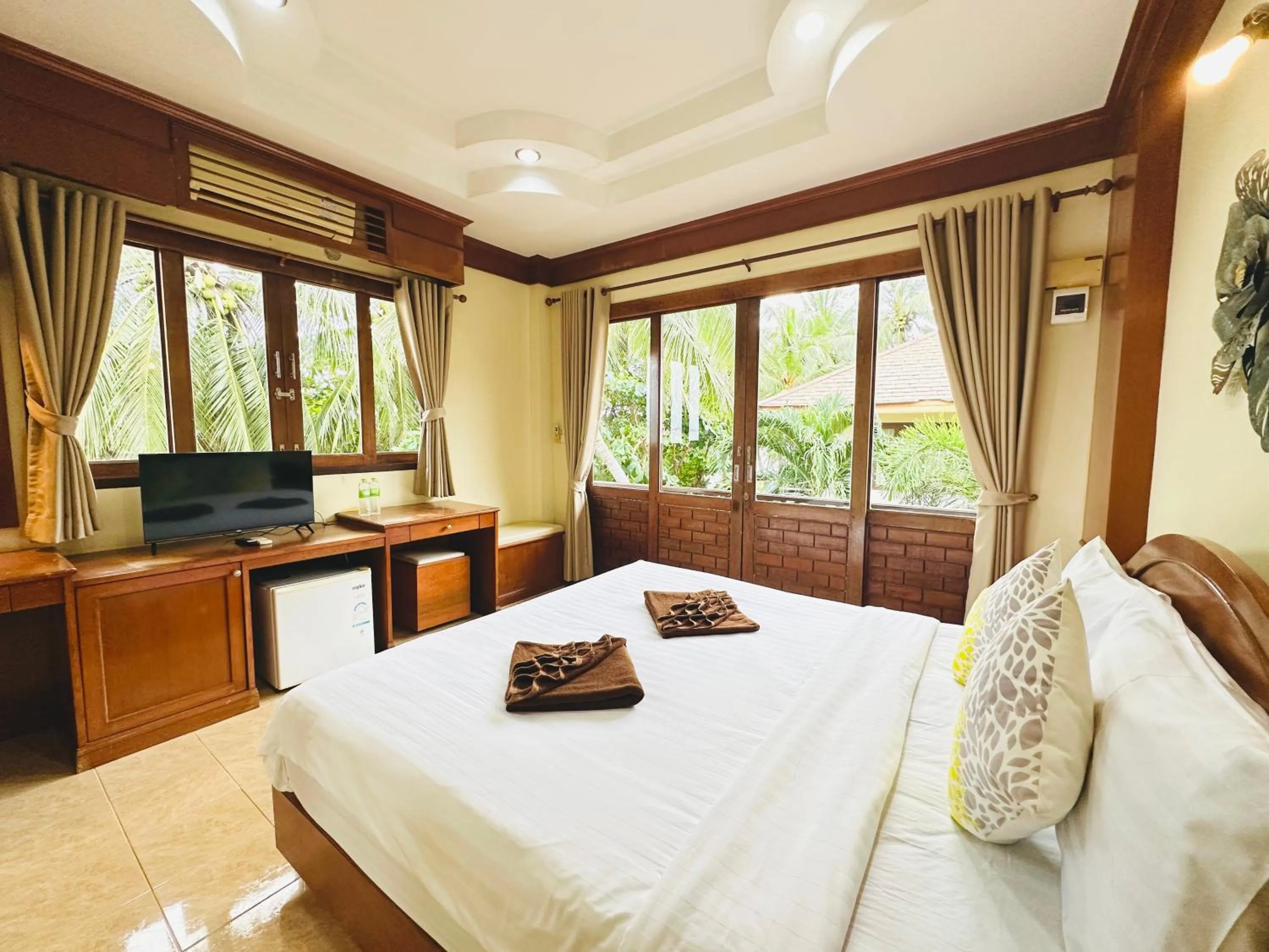 View (from property/room), Bed in Family House Resort, Haad Rin