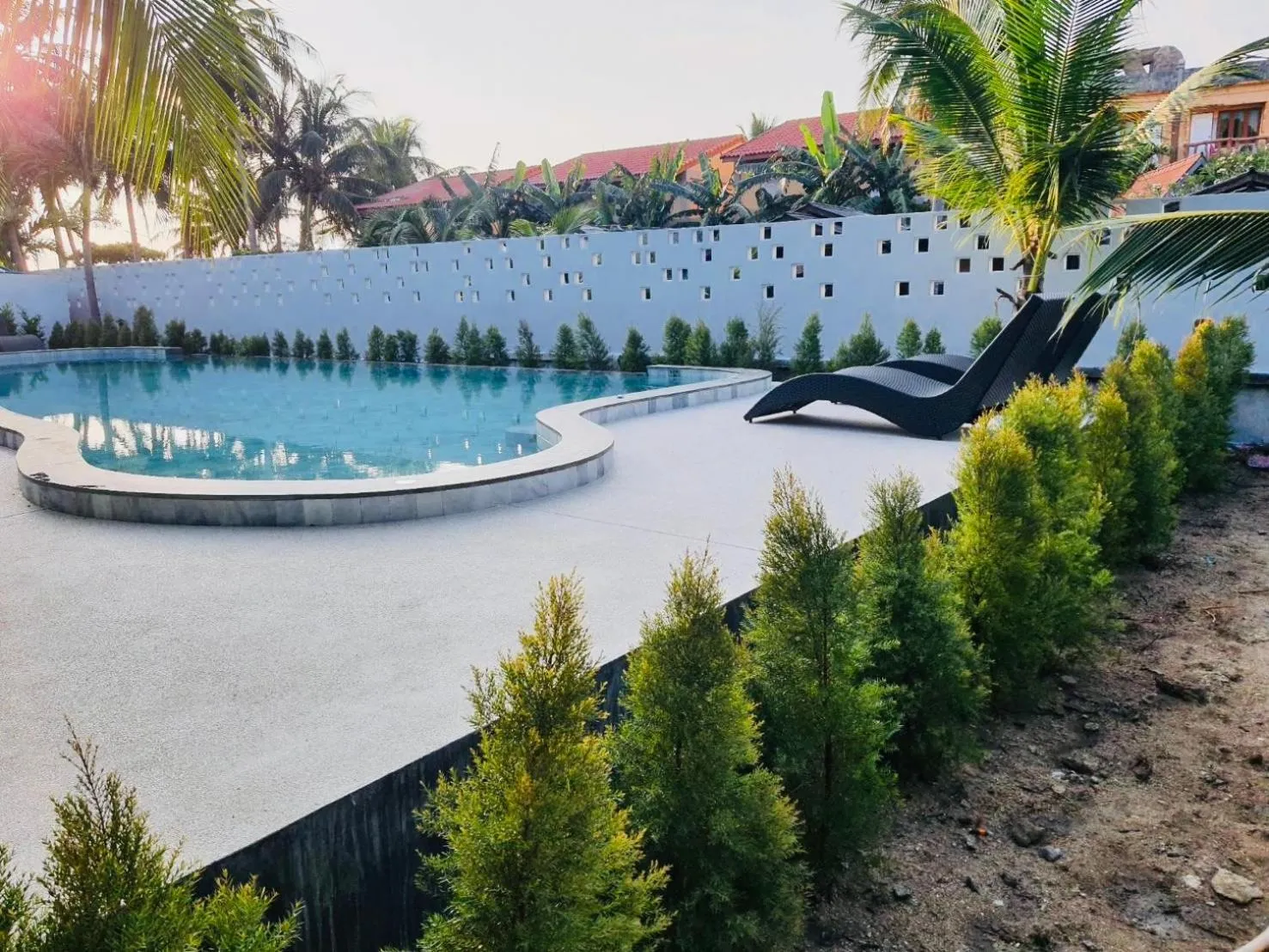 Swimming pool in Family House Resort, Haad Rin