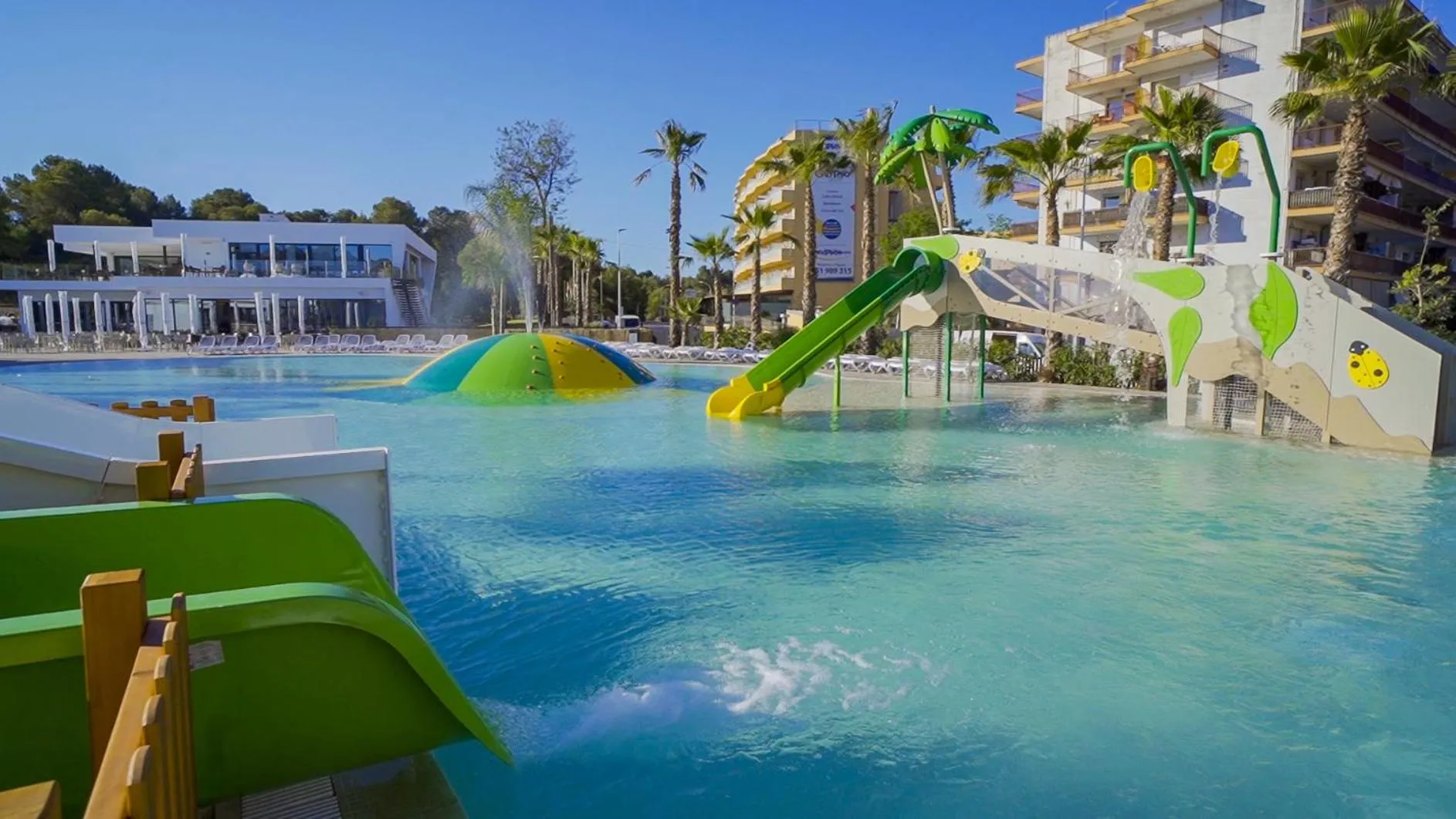 Aqua park in Alannia Salou