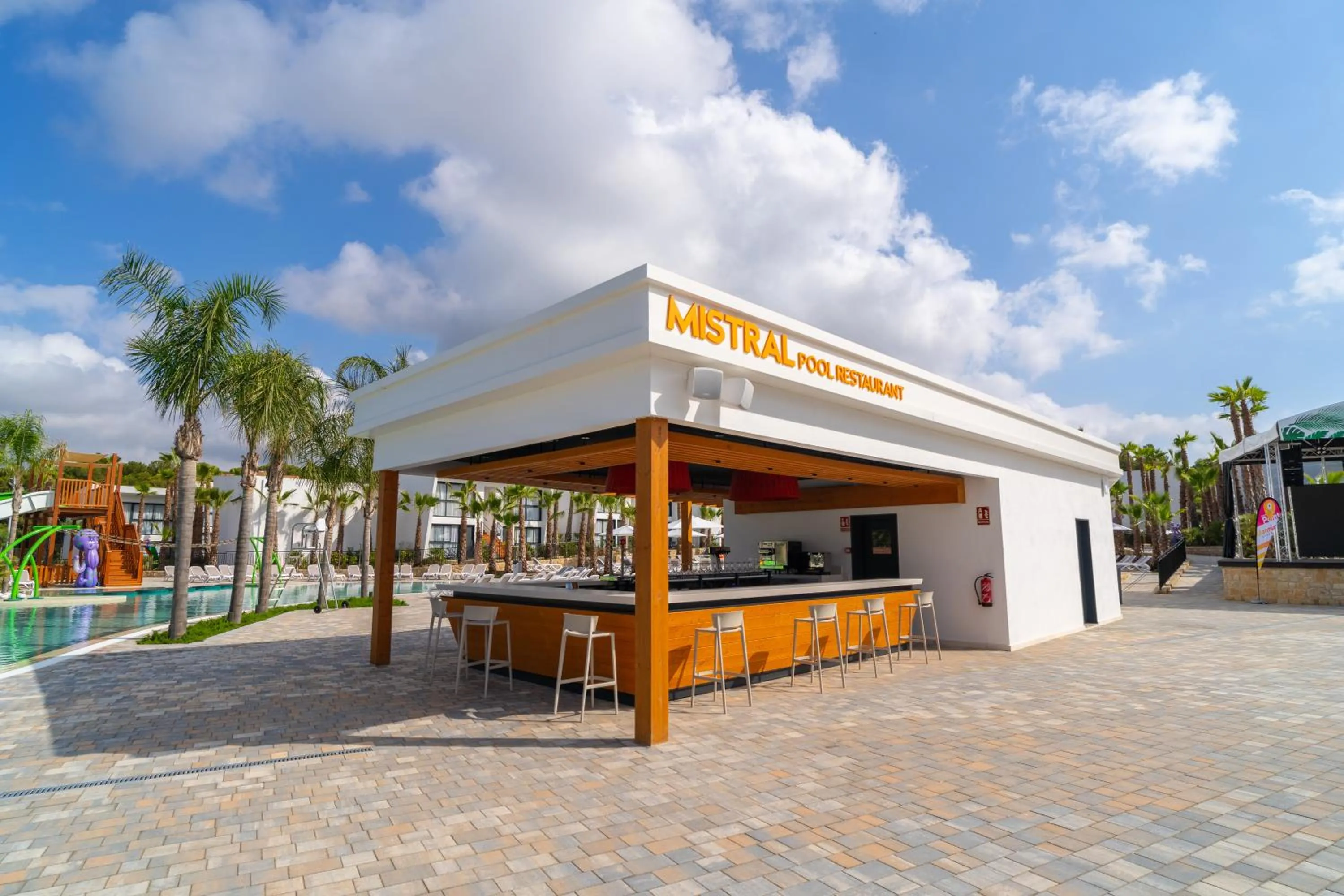 Restaurant/places to eat in Alannia Salou