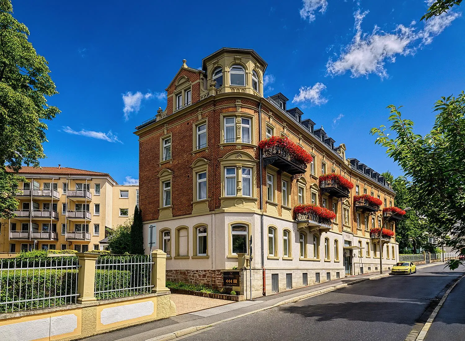 Property building in Kaiserhof Victoria