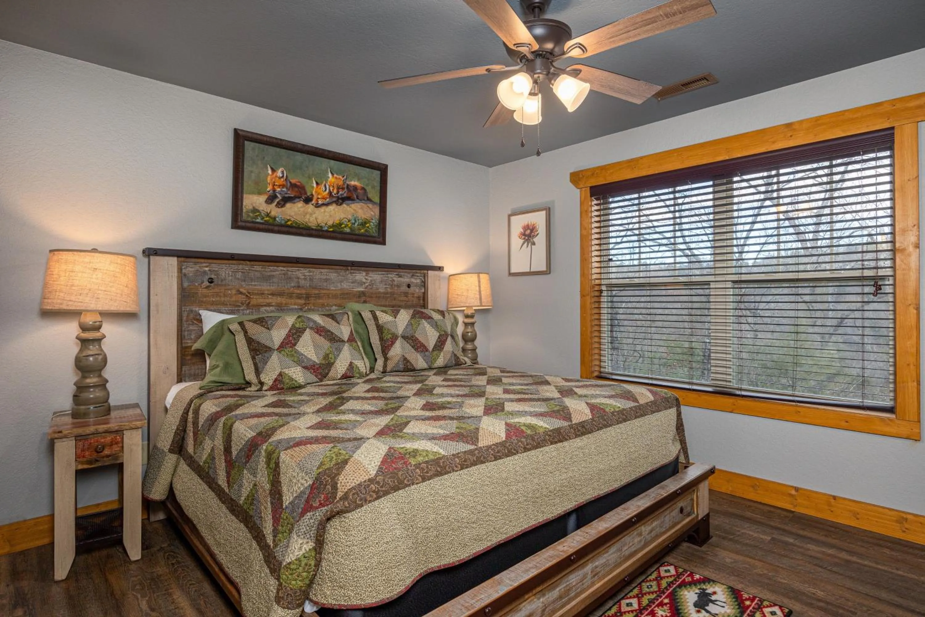 Bed in Mountain Sunrise Pool Cottage chalet