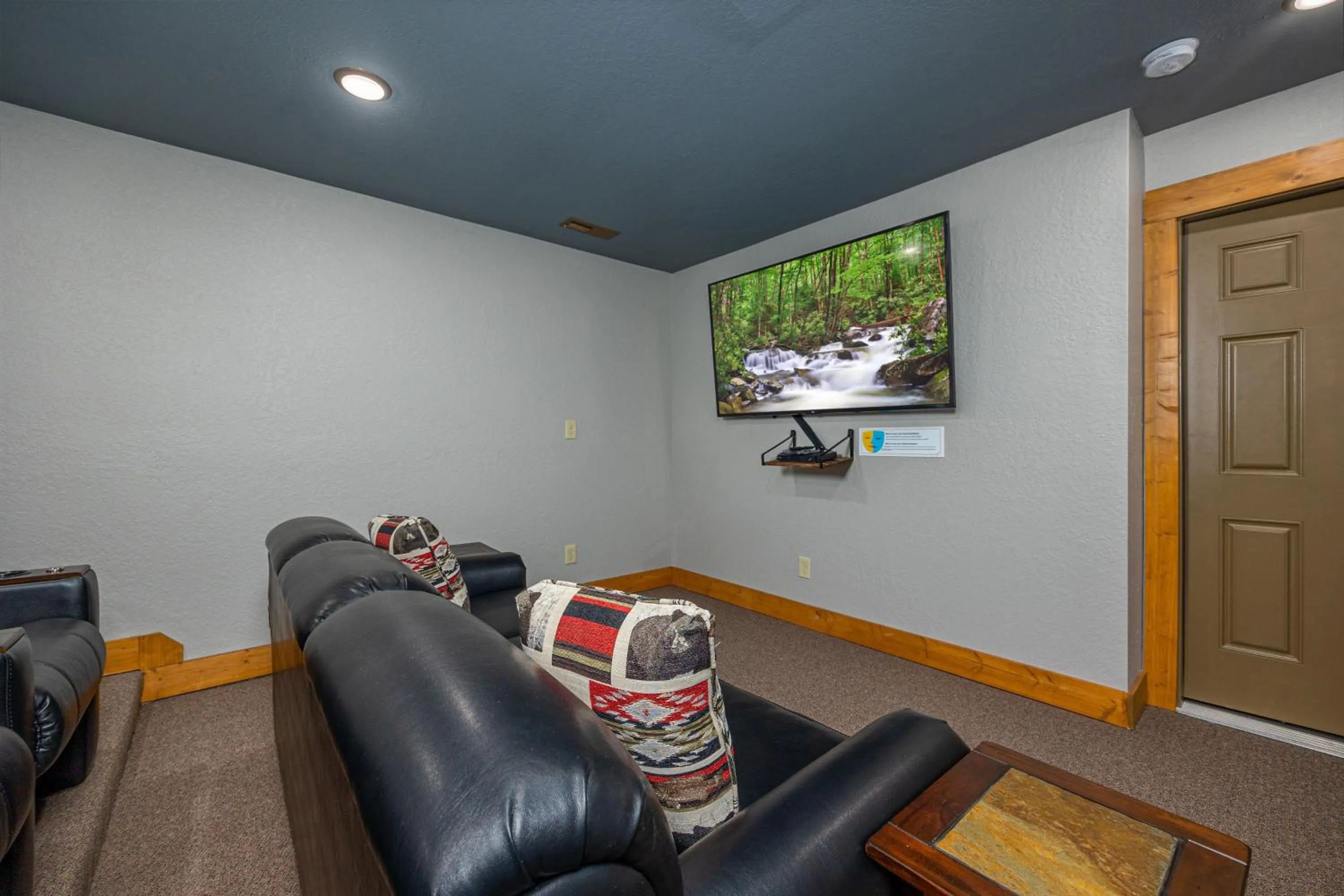 Mountain Sunrise Pool Cottage chalet