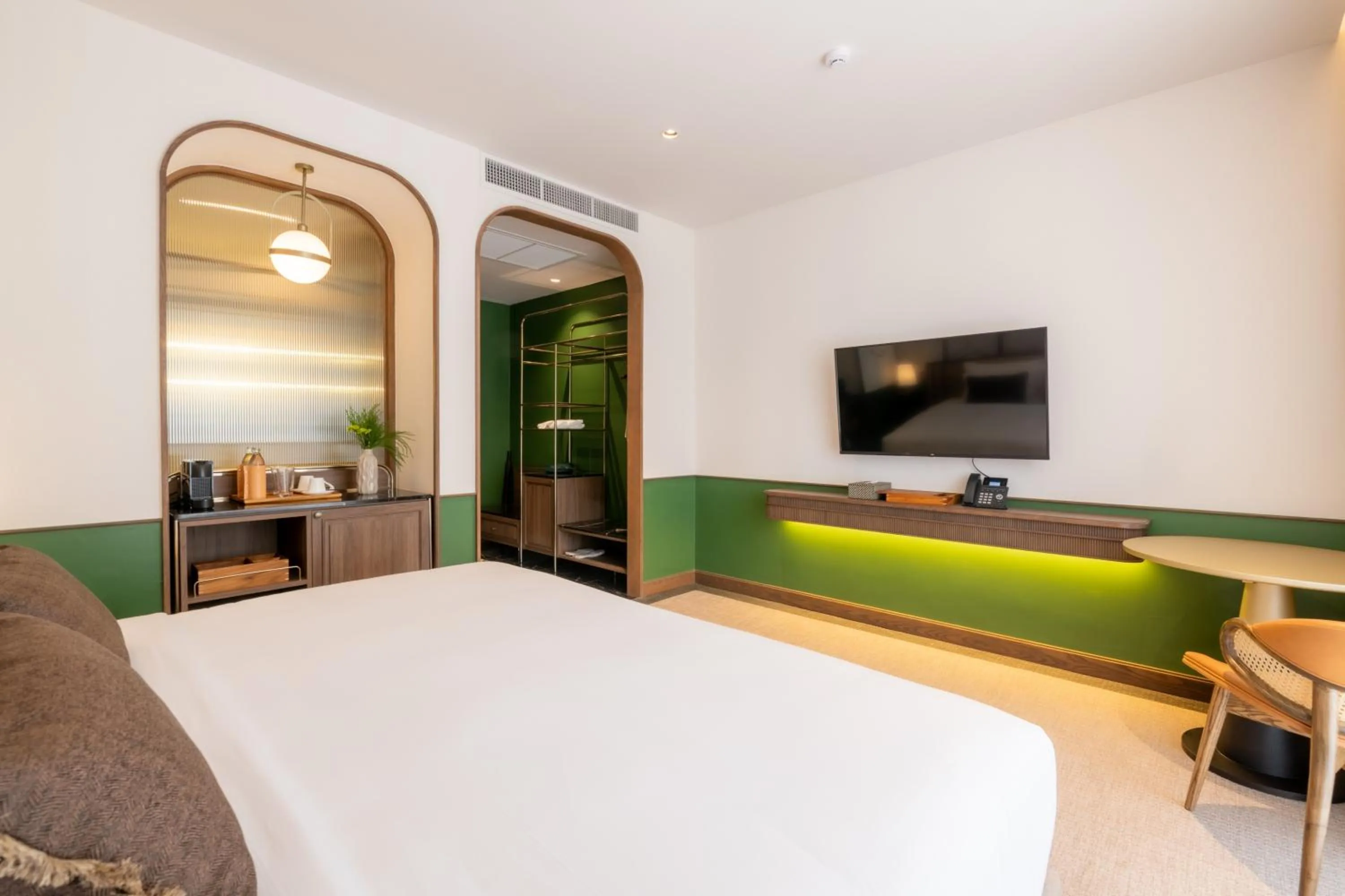 Photo of the whole room, Bed in Hotel MOCO