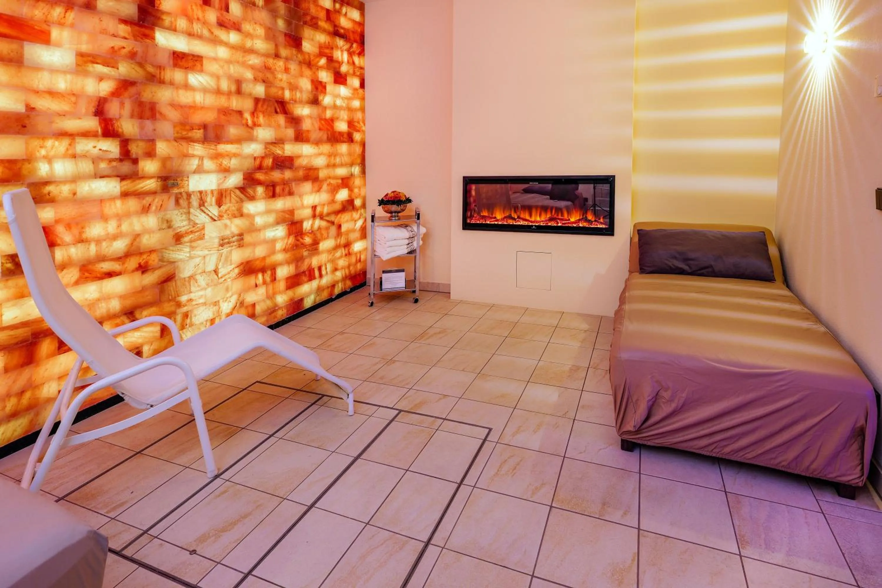 Spa and wellness centre/facilities, Bed in Hotel Heidelberger Hof