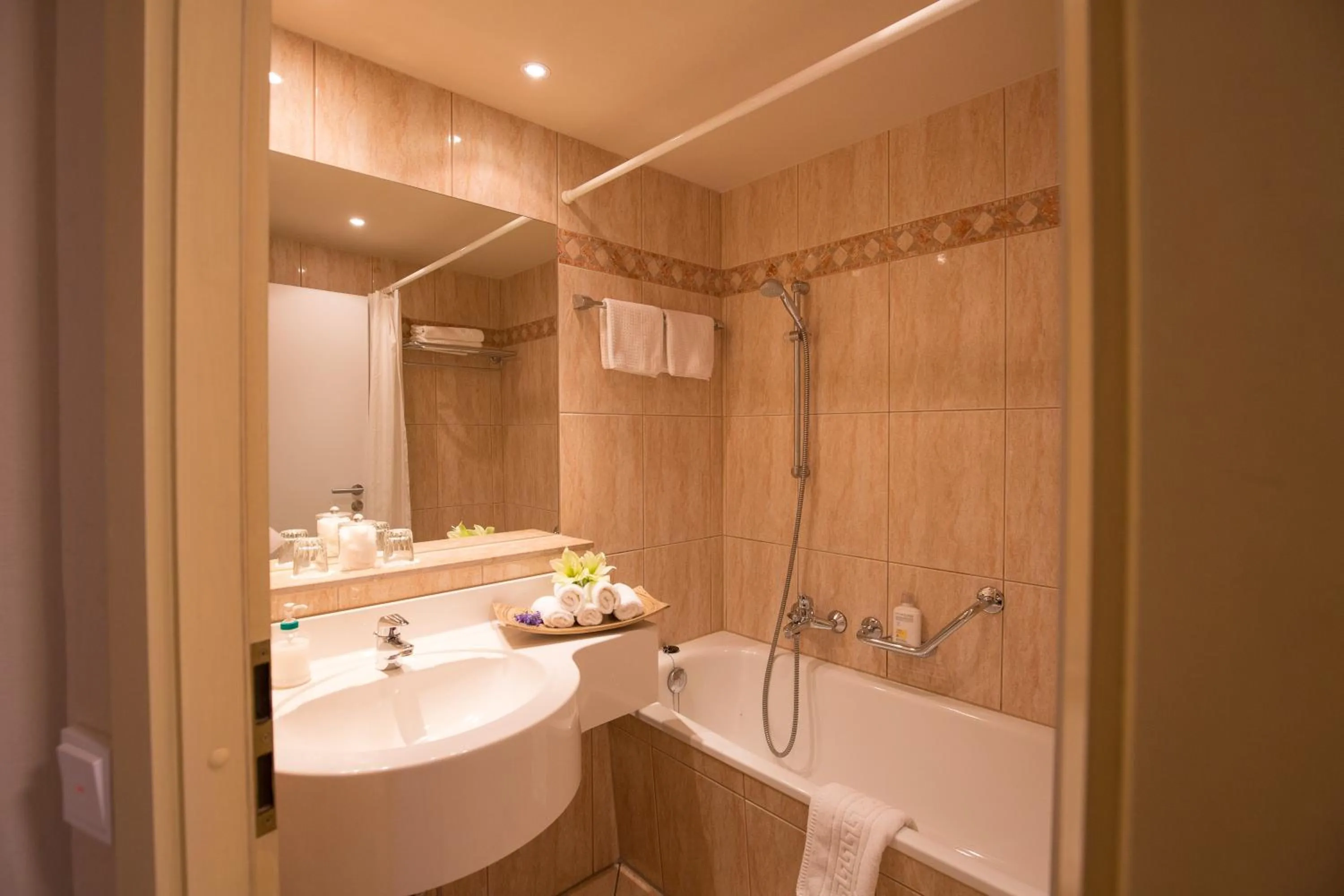 Bathroom in Hotel Heidelberger Hof