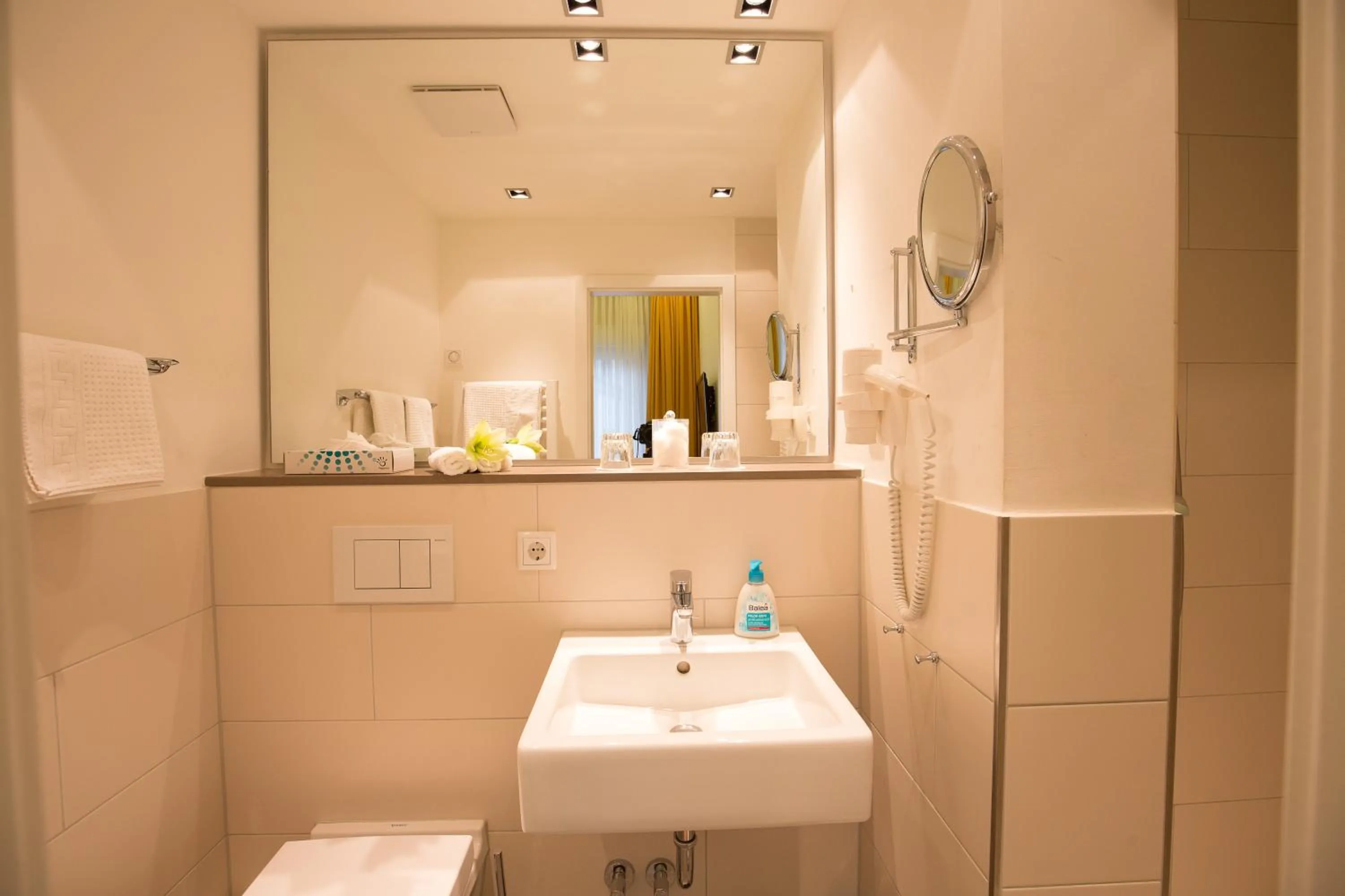 Bathroom in Hotel Heidelberger Hof