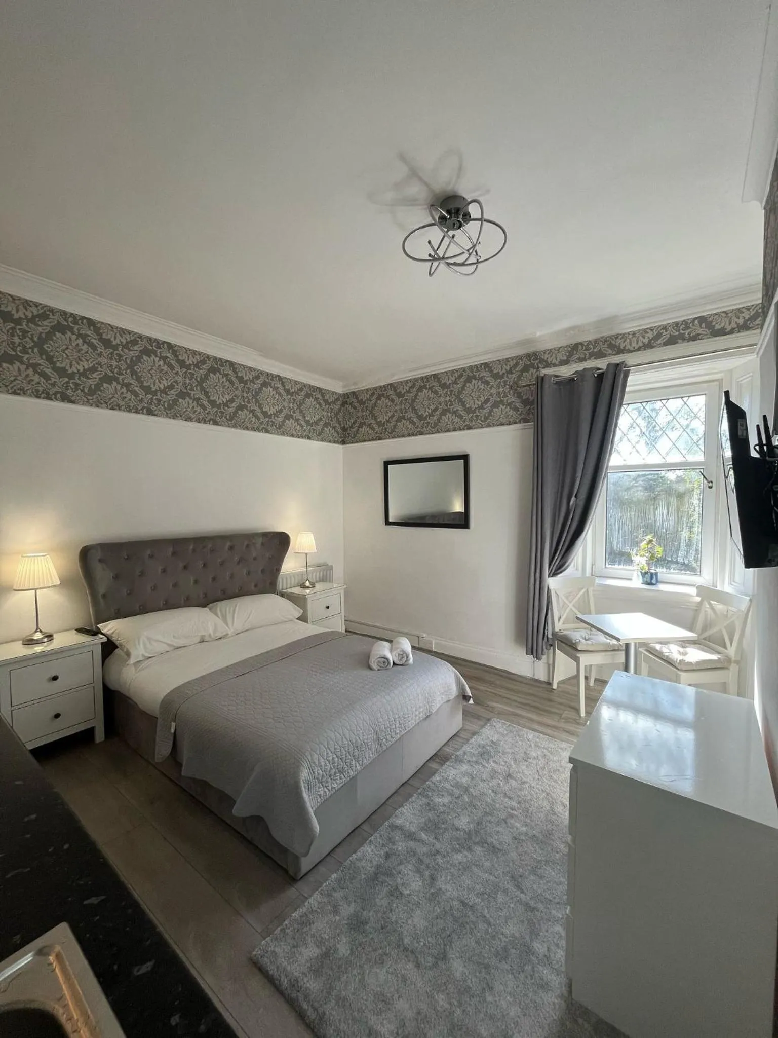 Bedroom, Bed in Bemersyde Guest House