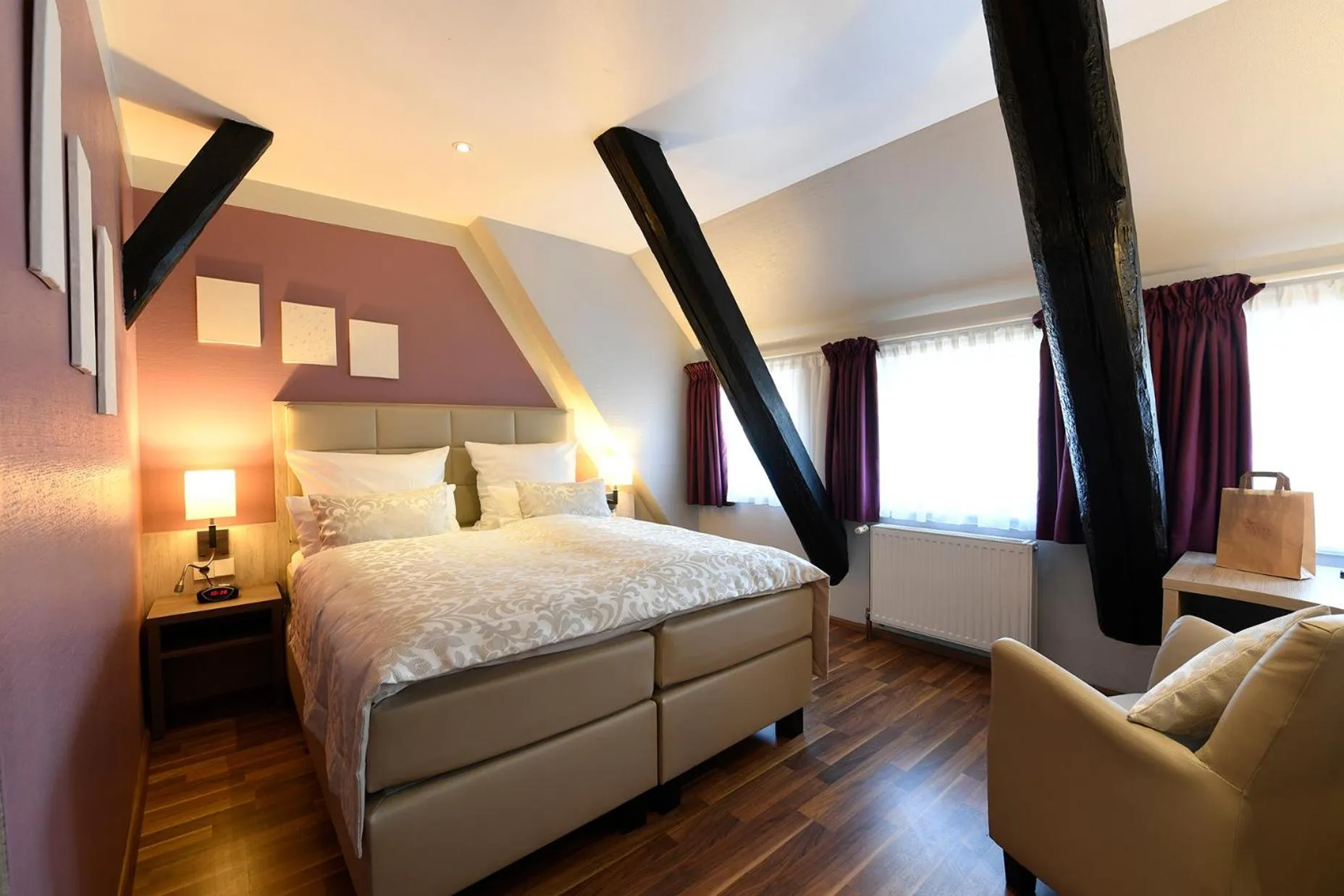 Photo of the whole room, Bed in Hotel Marktkieker