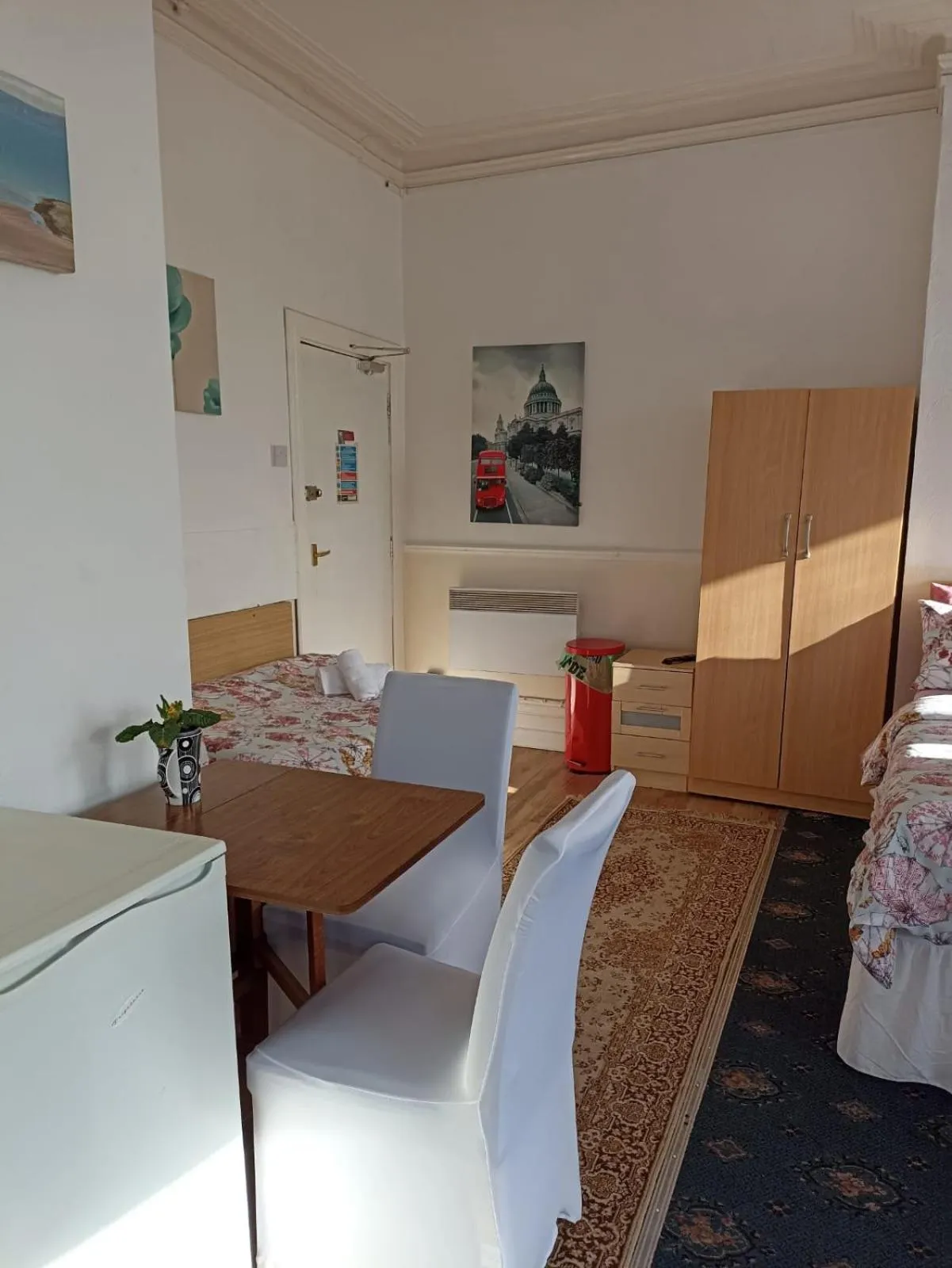 Seating area, Bed in Mellory hotel