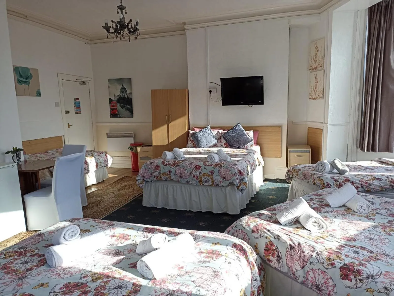 Food and drinks, Bed in Mellory hotel