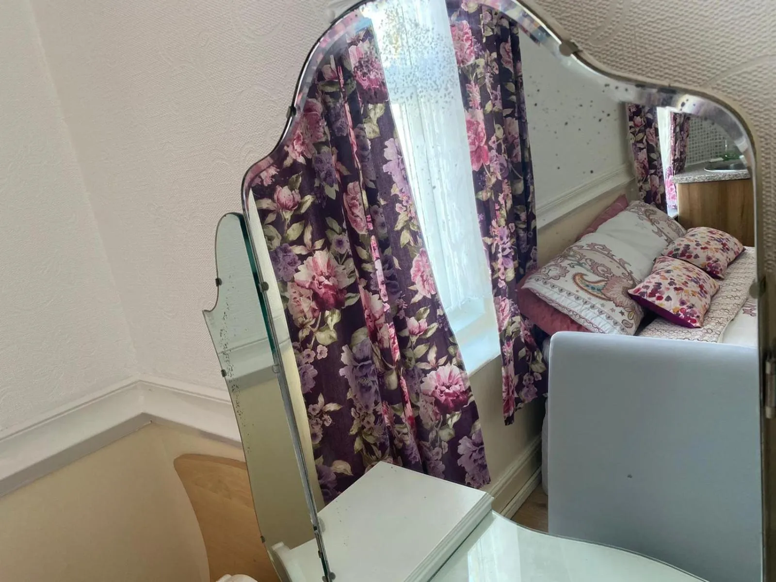 View (from property/room), Bed in Mellory hotel