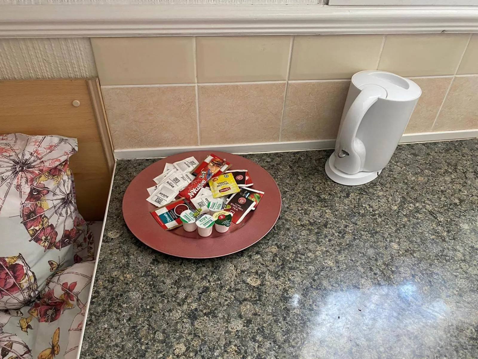 Coffee/tea facilities in Mellory hotel