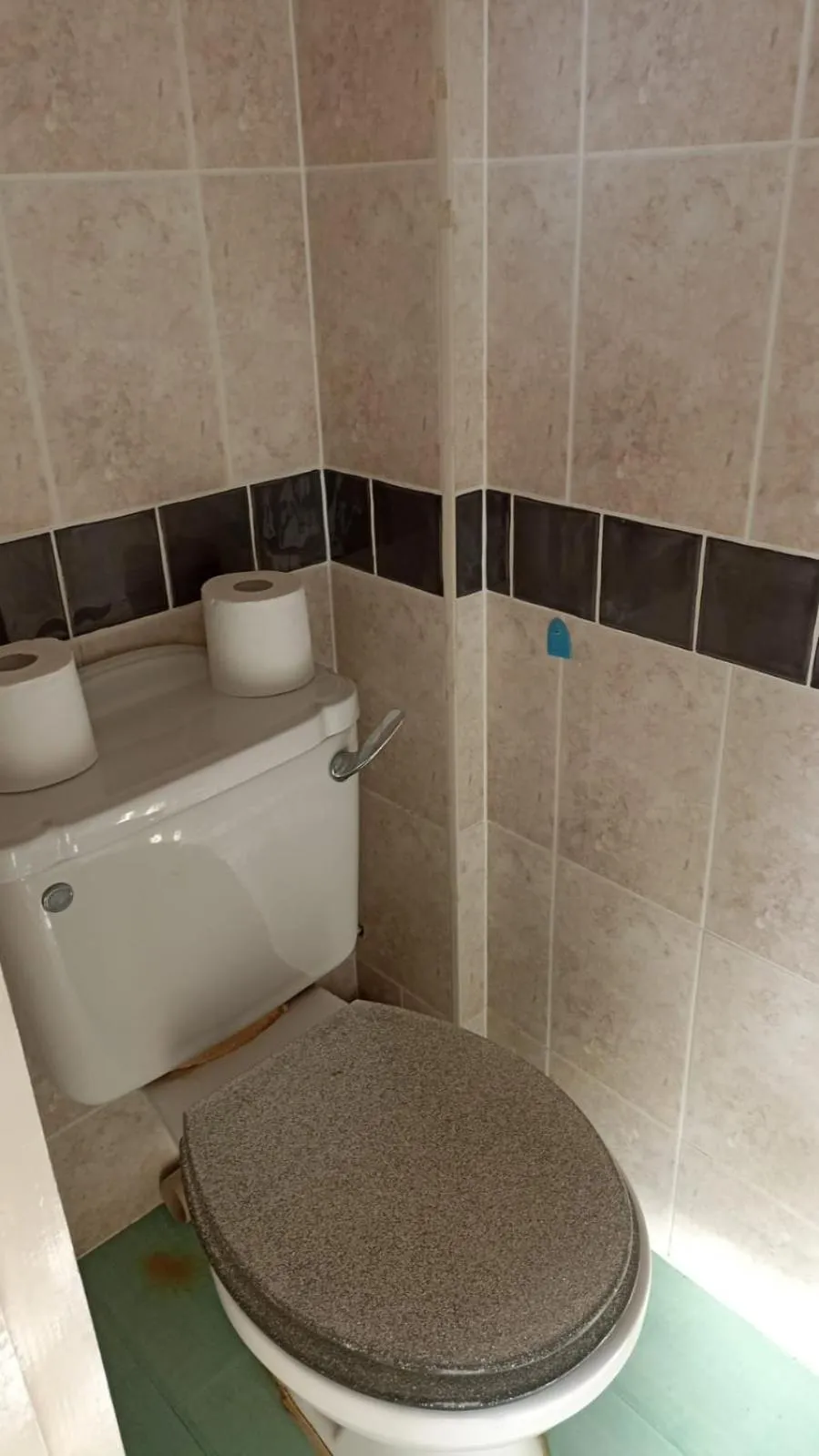 Toilet in Mellory hotel