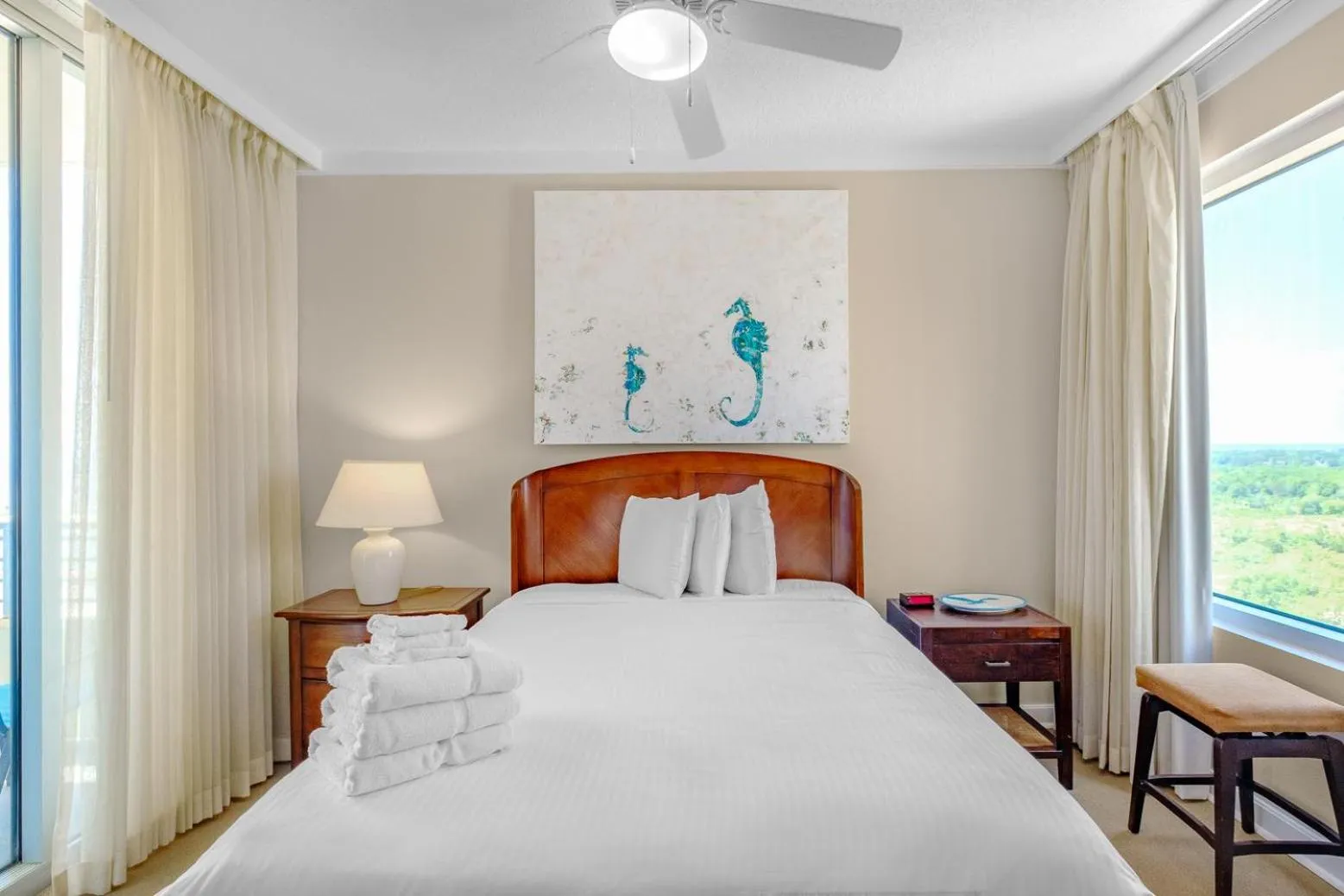 Bed in Ocean Club 1501