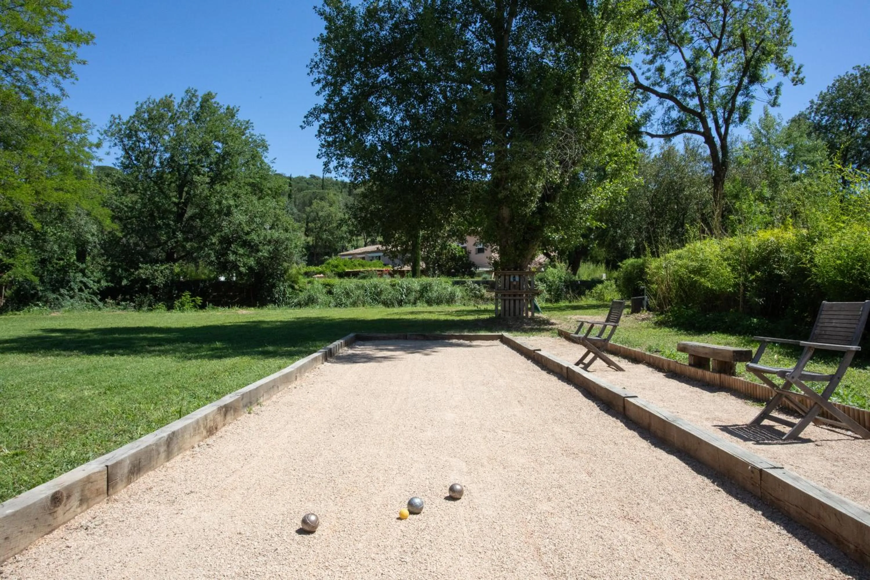 Garden in Hotel Le Verger Maelvi