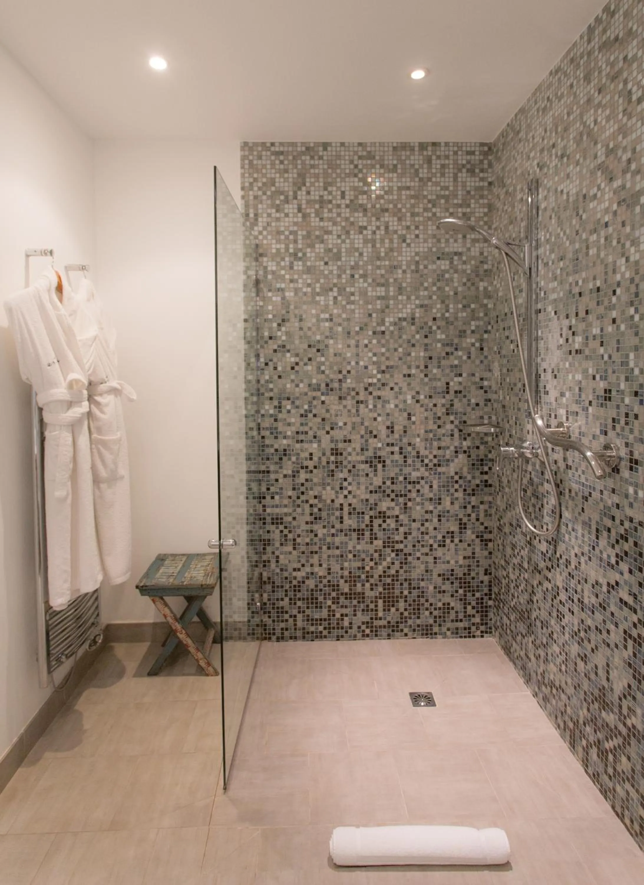 Bathroom in Hotel Le Verger Maelvi