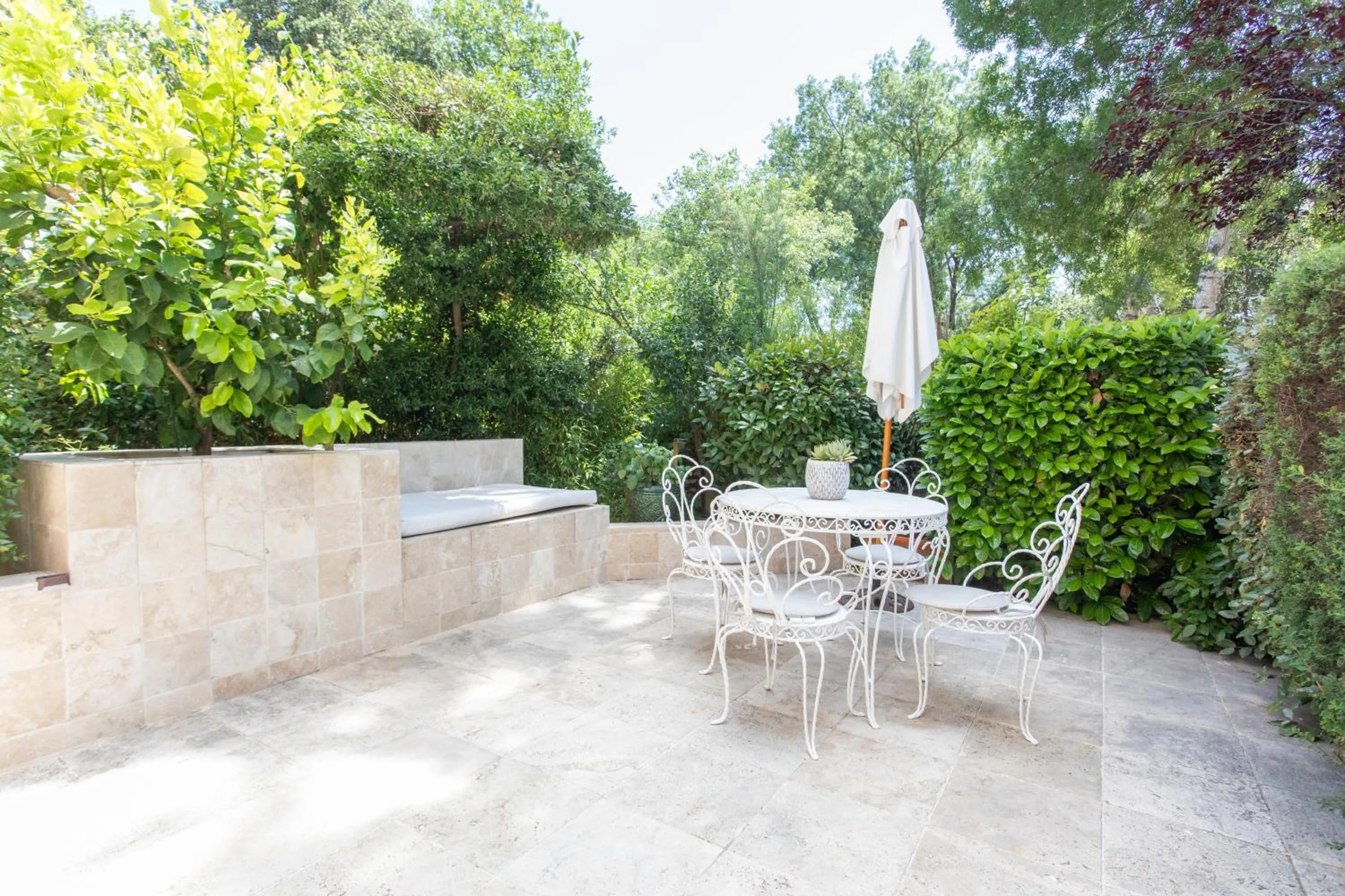 Balcony/Terrace in Hotel Le Verger Maelvi