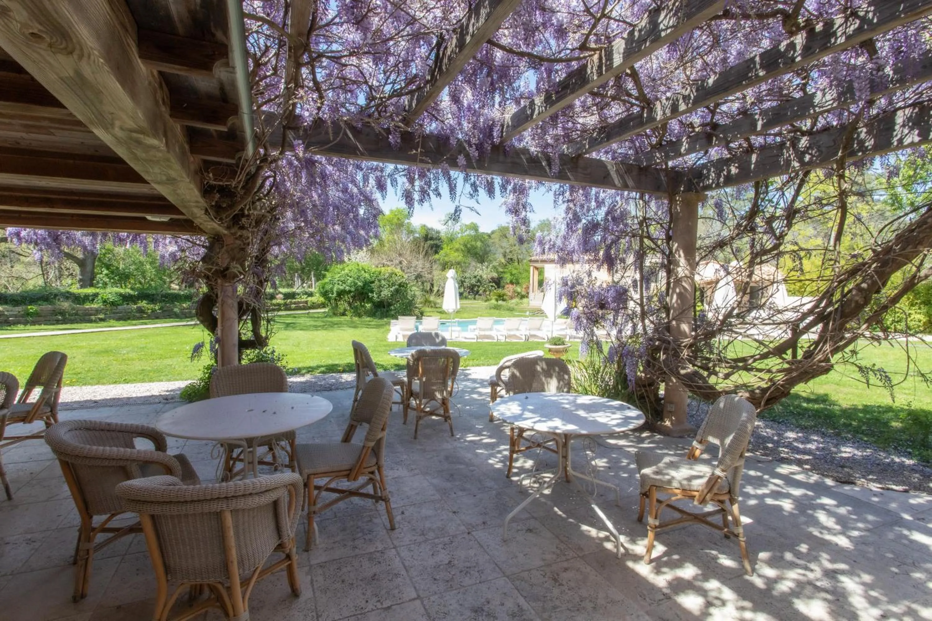 Property building in Hotel Le Verger Maelvi