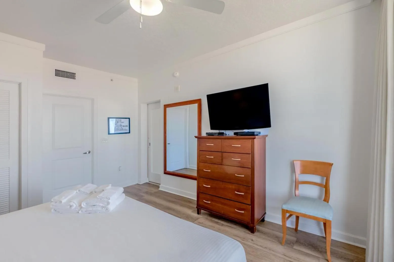 Bed in Ocean Club 607