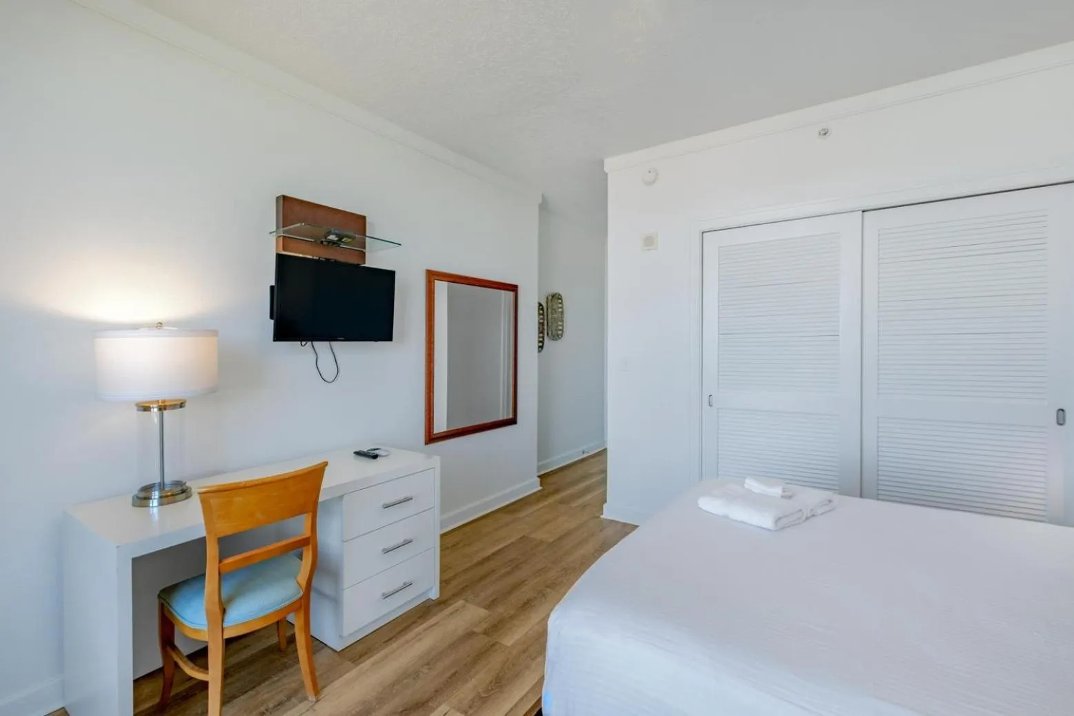 Bed in Ocean Club 607