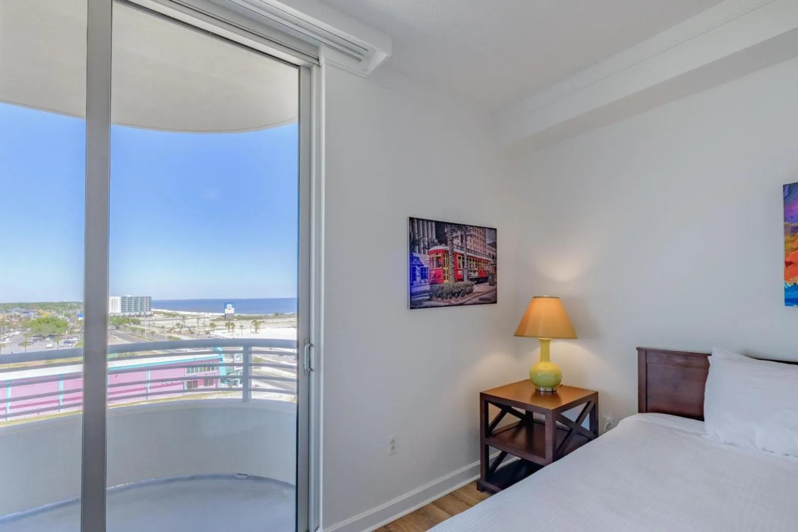 Bed in Ocean Club 607