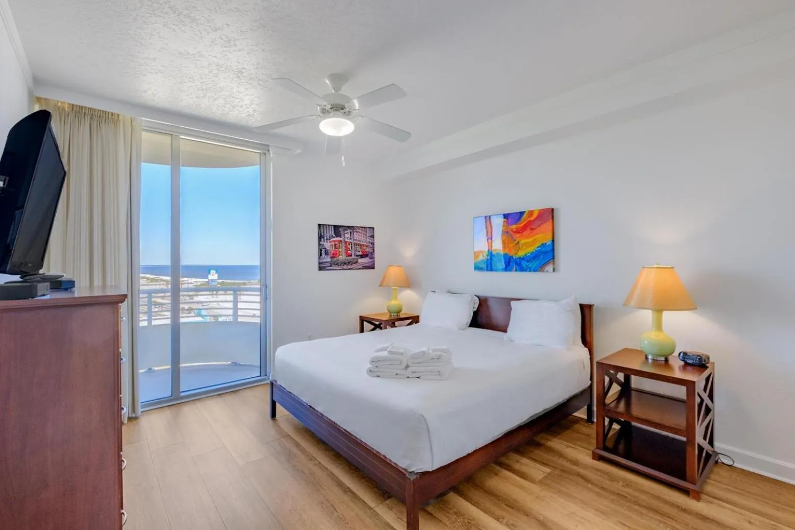 Bed in Ocean Club 607