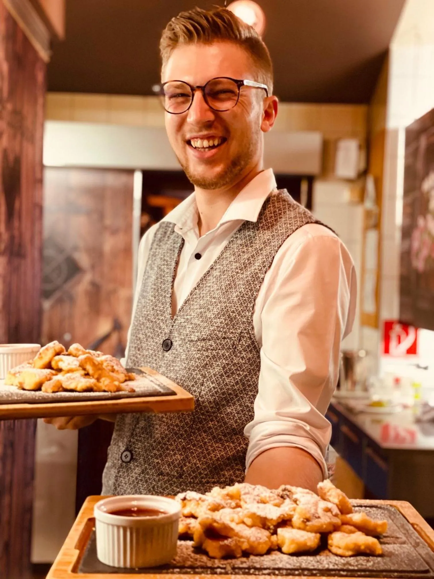 Restaurant/places to eat in AlpenParks Montana Apartments