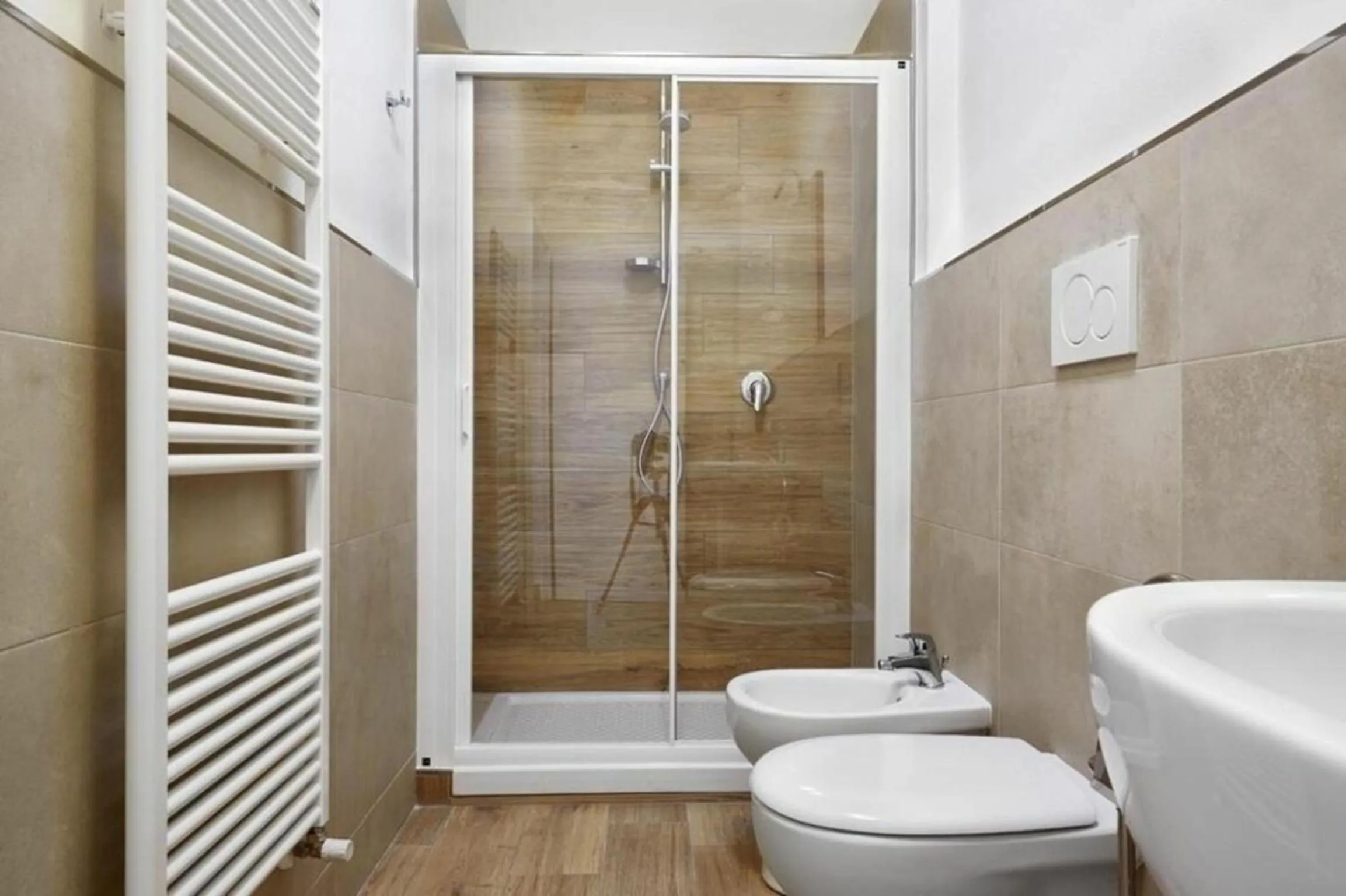 Bathroom in Giulia e Valentina by Halldis