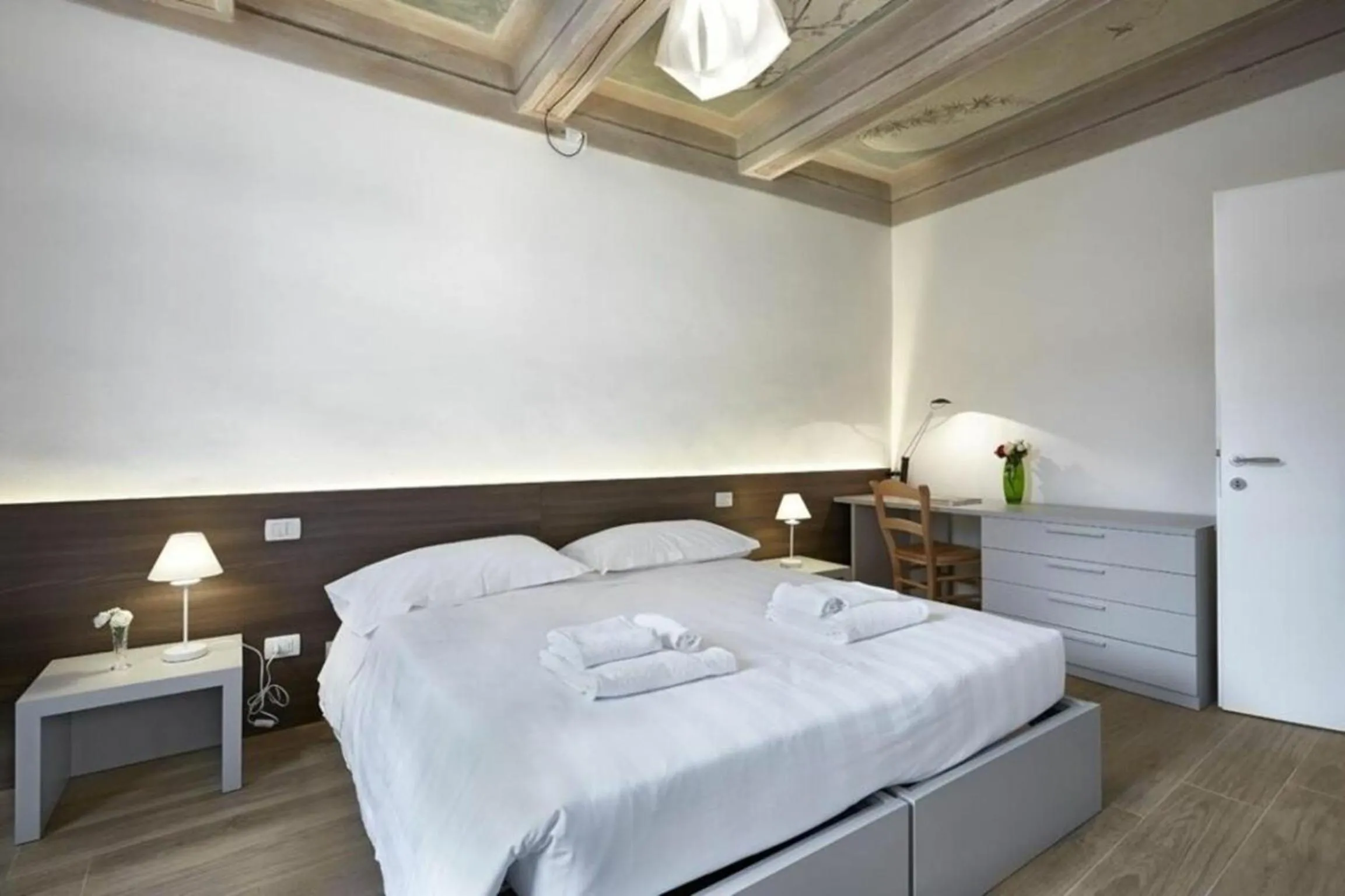 Bedroom, Bed in Giulia e Valentina by Halldis