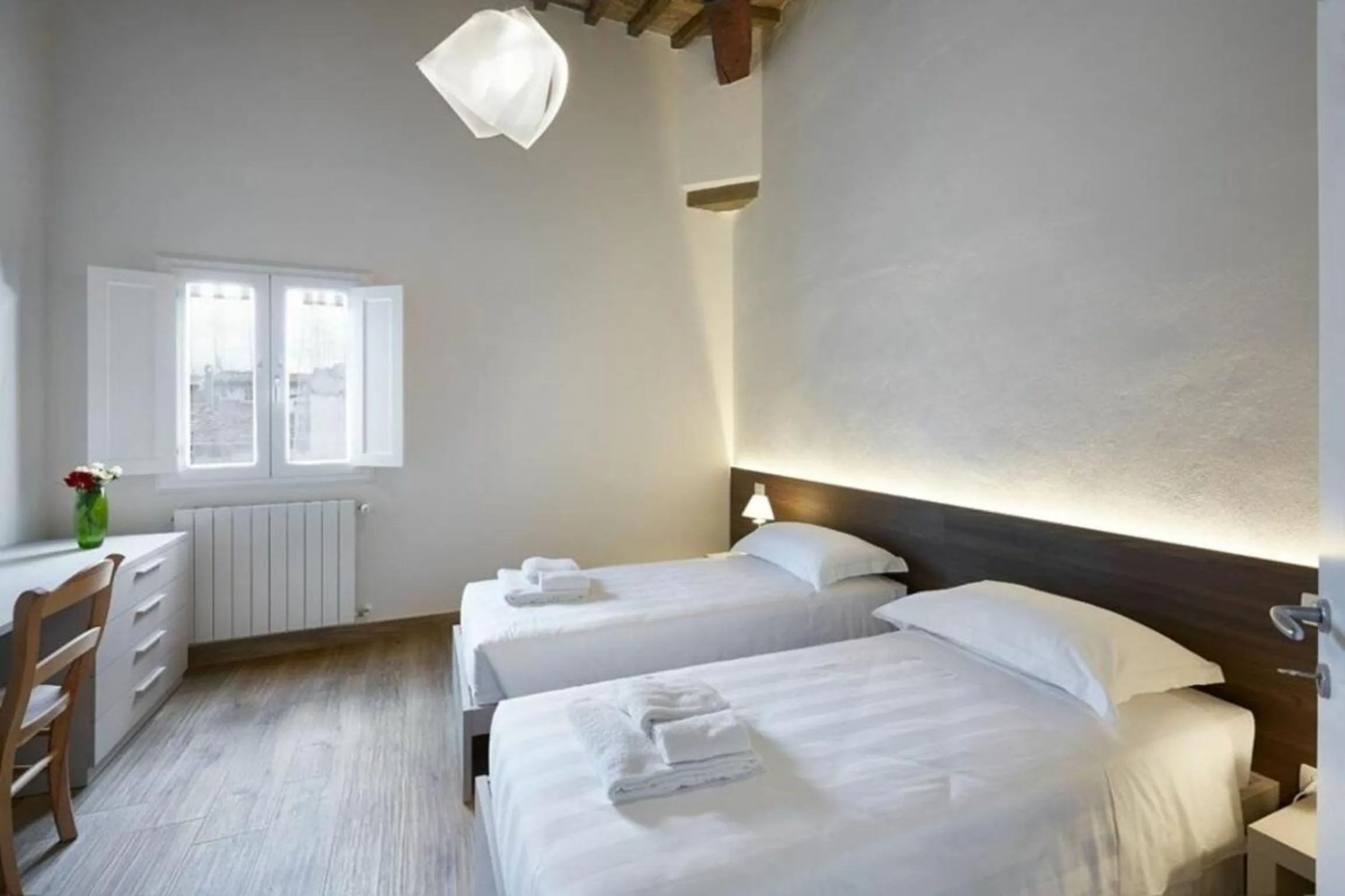 Bedroom, Bed in Giulia e Valentina by Halldis