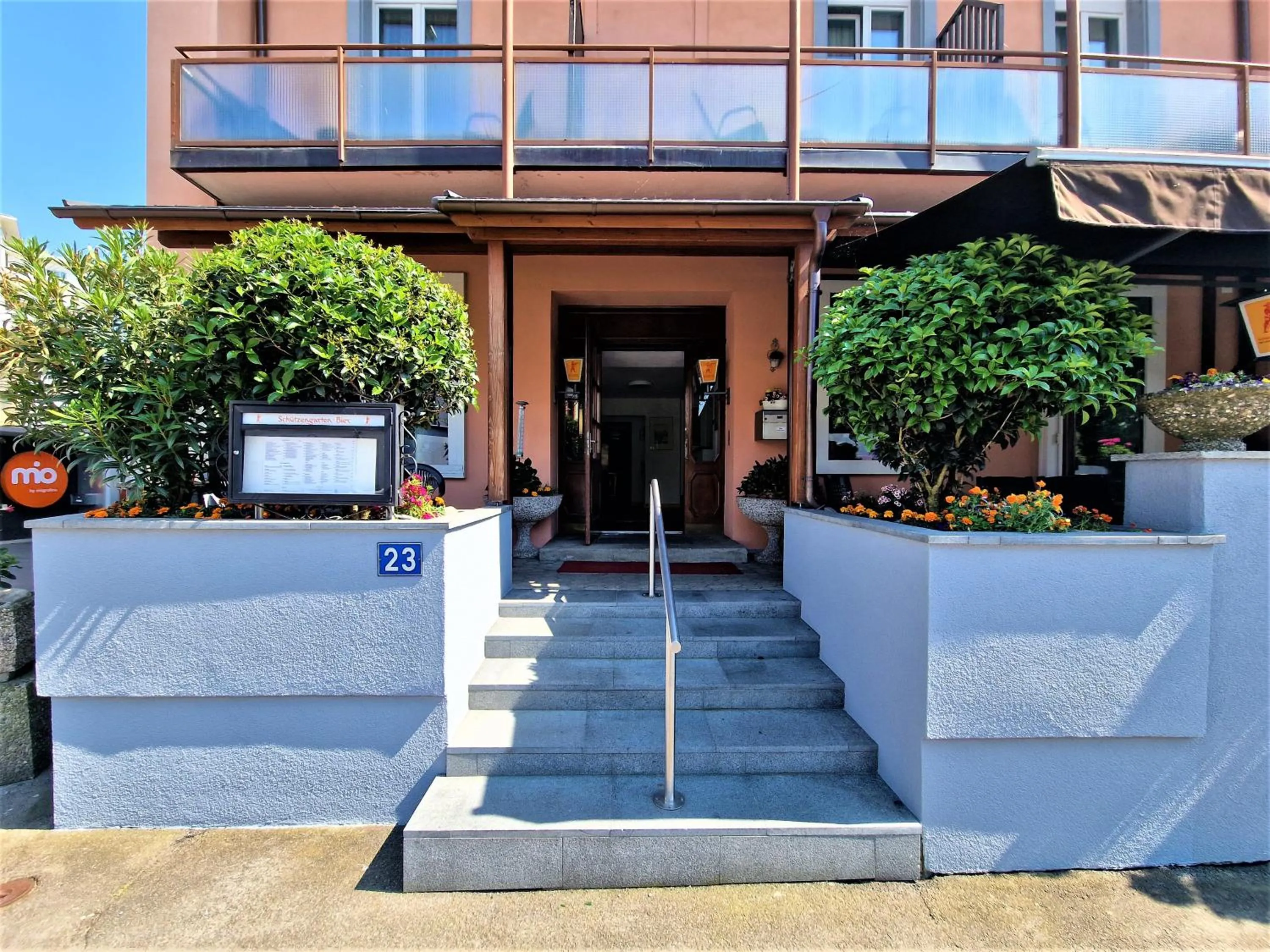 Property building in Plaza