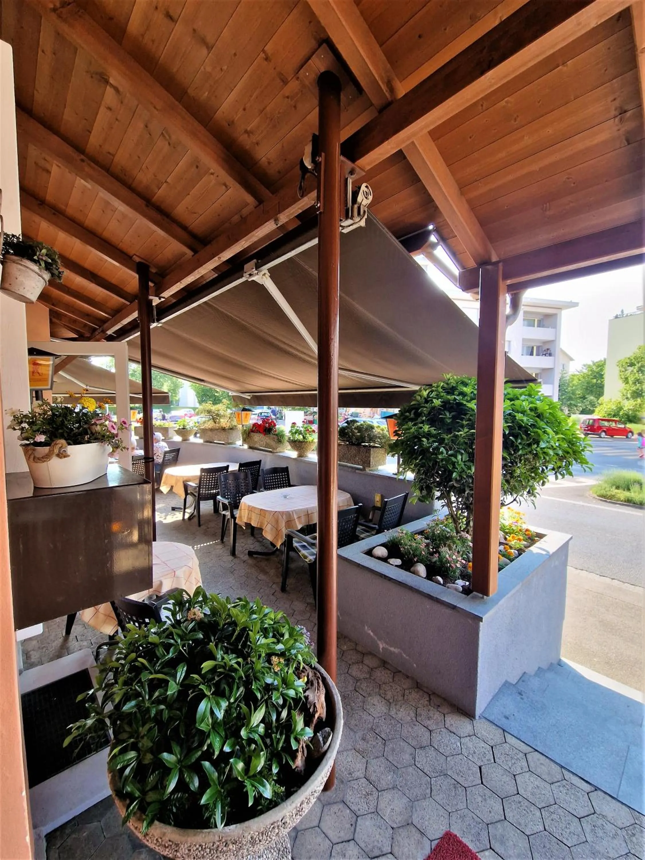 Restaurant/places to eat in Plaza