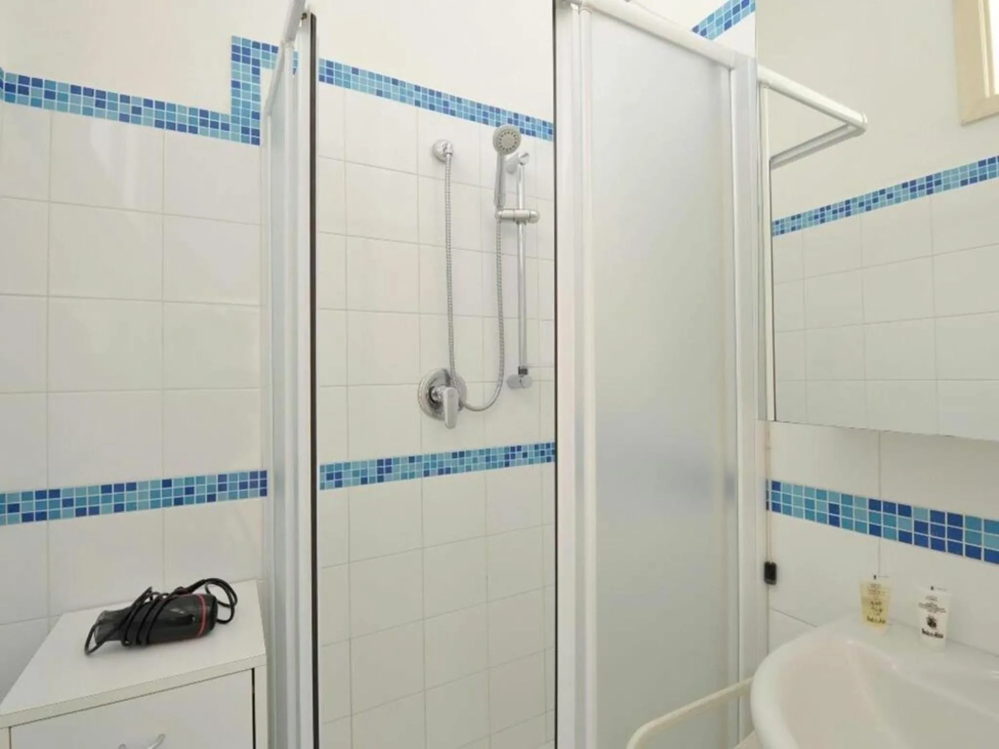 Bathroom in Piero Della Francesca by Halldis